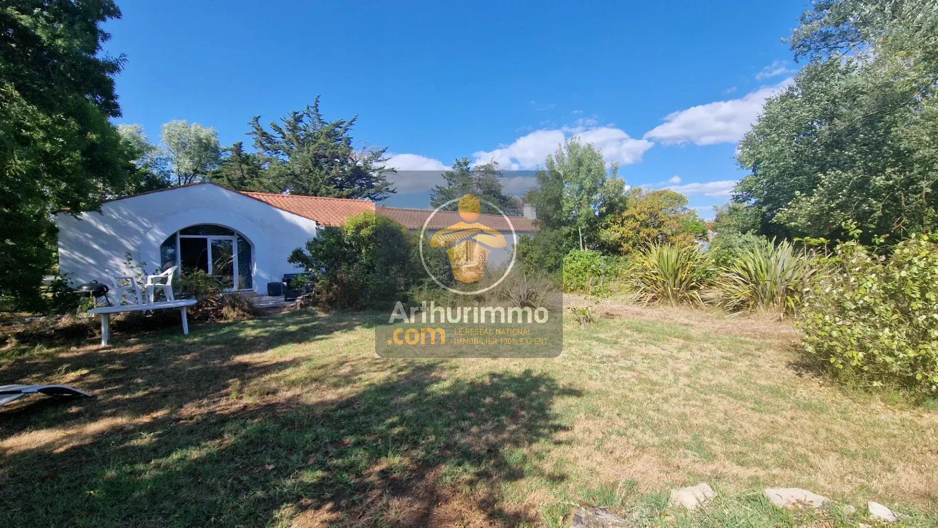 Longère de 245m² avec plus de 3 hectares + dépendances