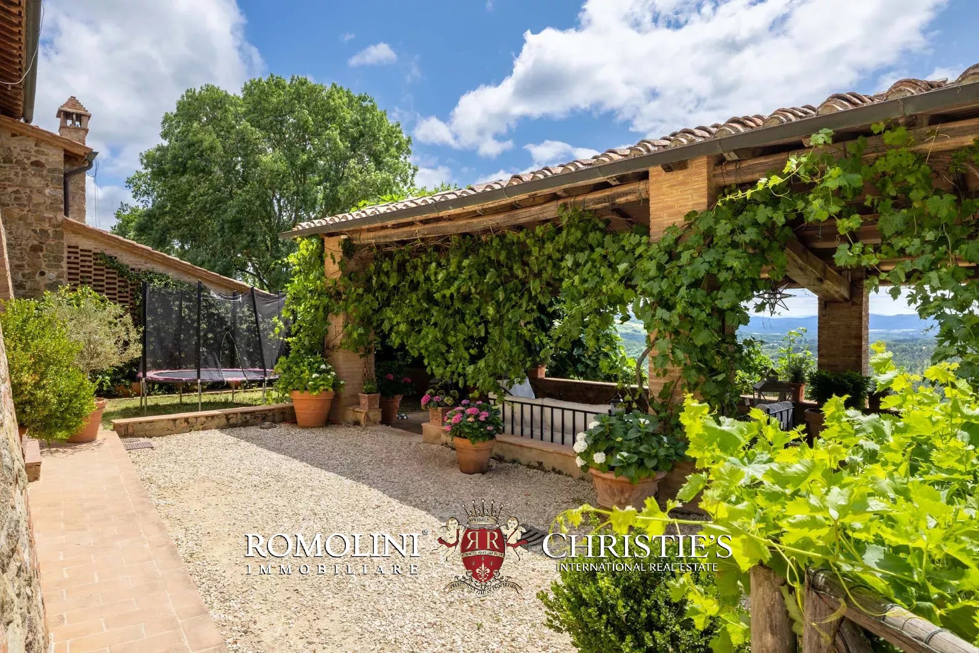 6 Bedroom Villa/Townhouse's Image 27