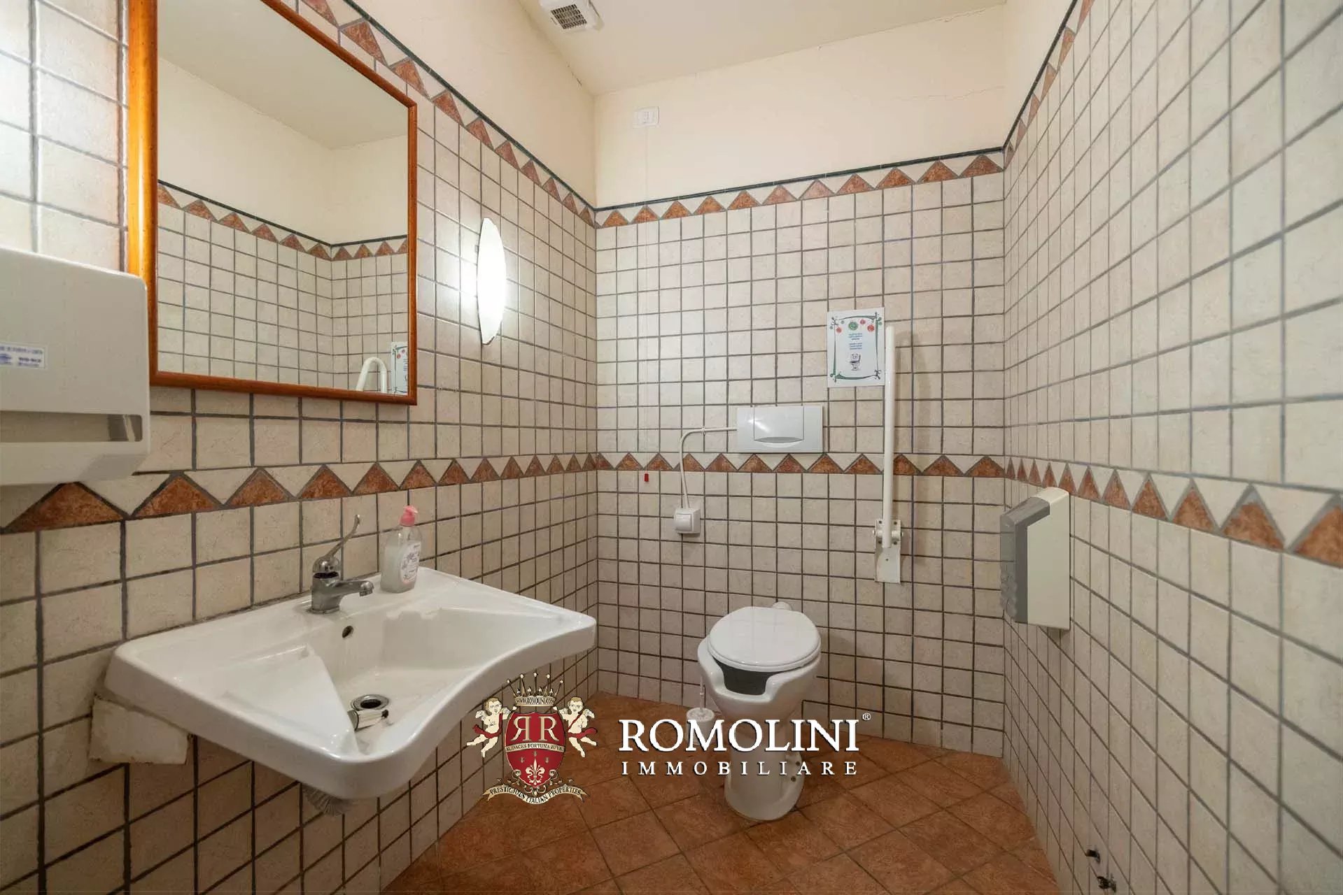 44 Bedroom Villa/Townhouse's Image 84