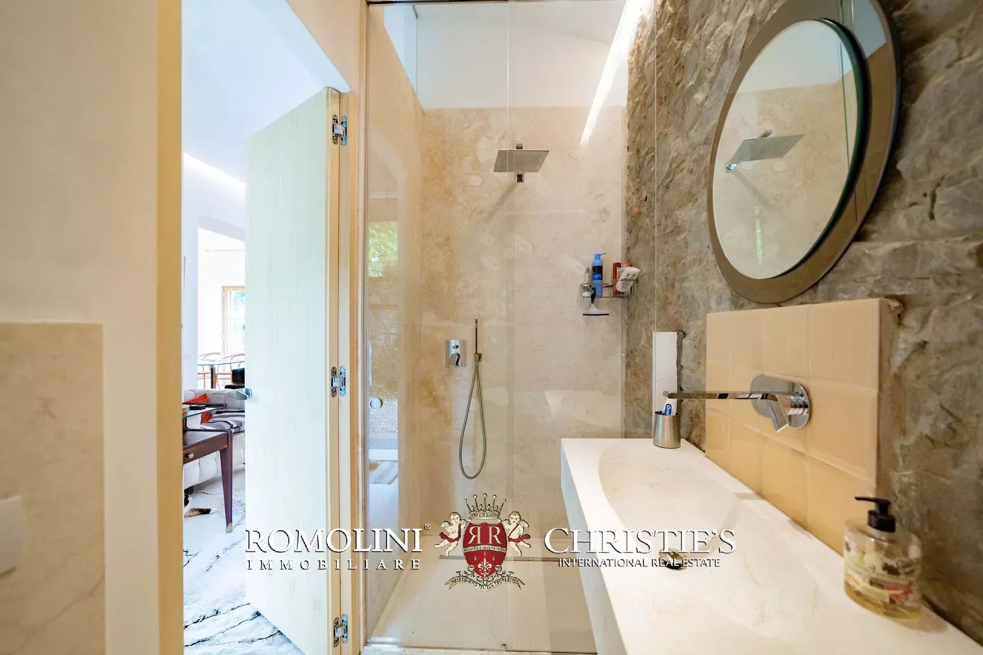 11 Bedroom Villa/Townhouse's Image 60