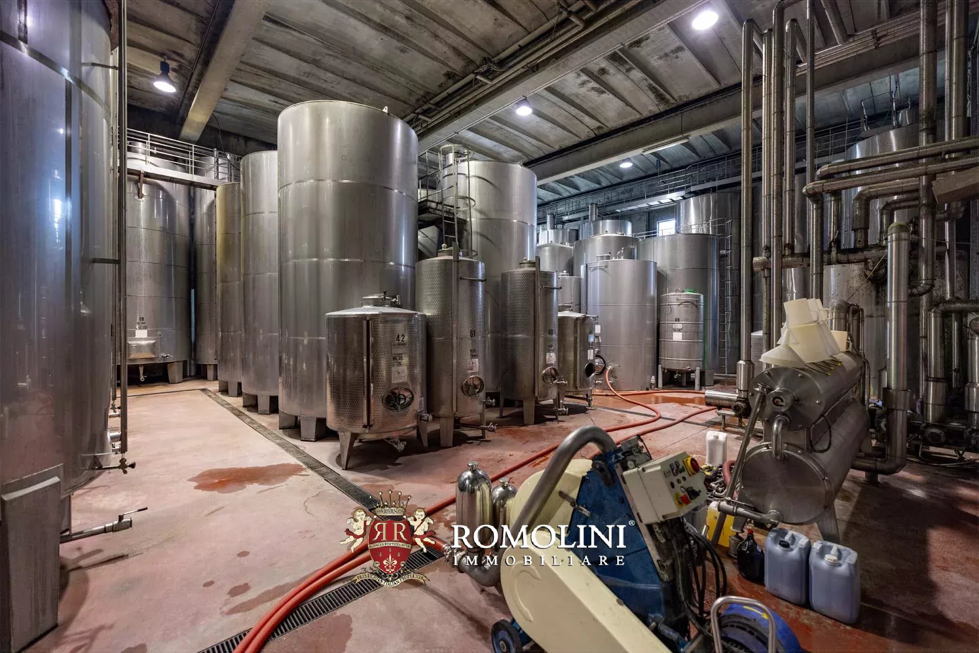 35 Bedroom Vineyard's Image 85