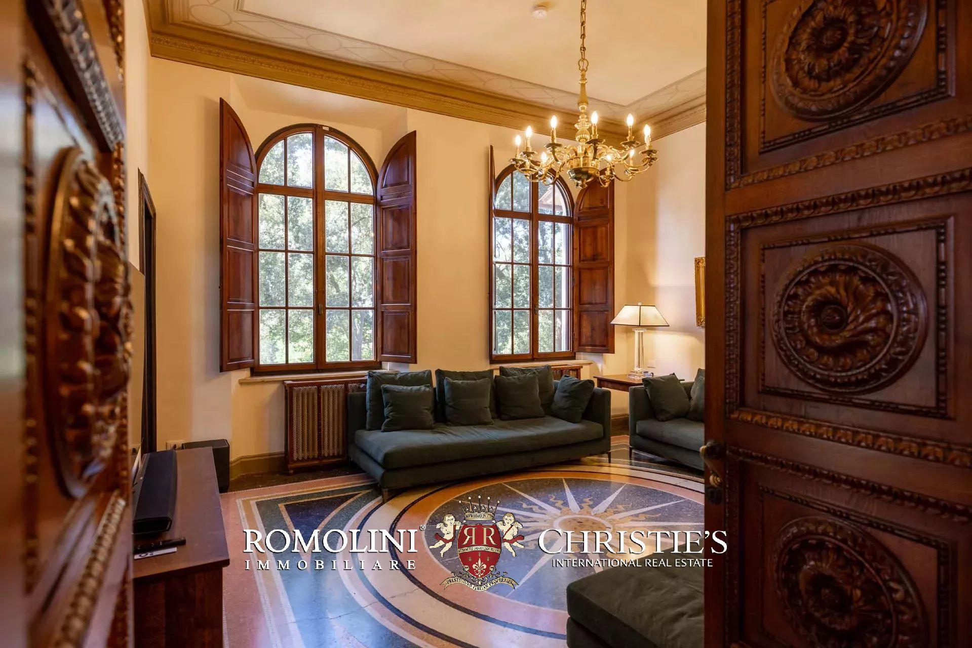 8 Bedroom Villa/Townhouse's Image 39