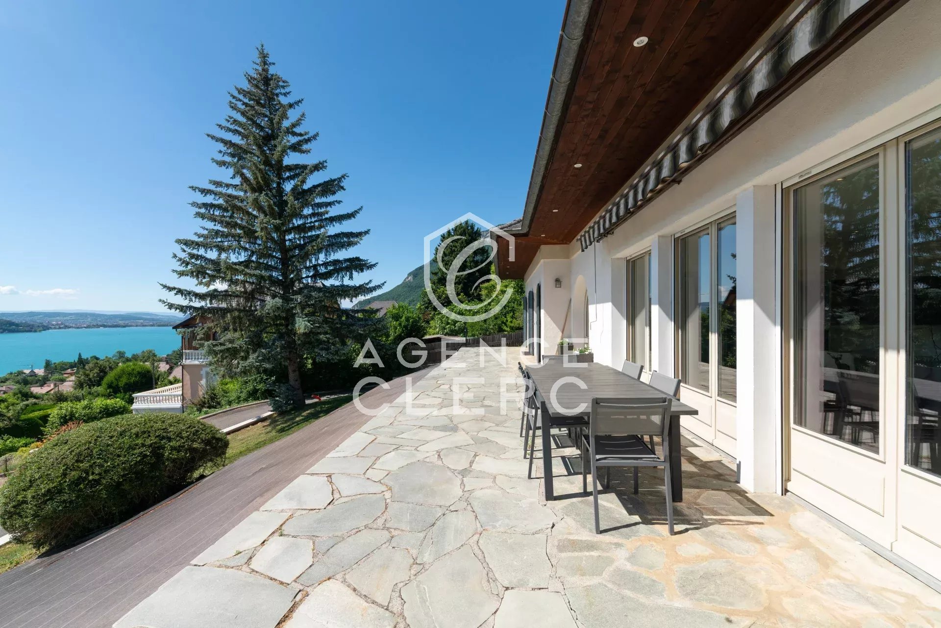 4 Bedroom Villa/Townhouse's Image 8