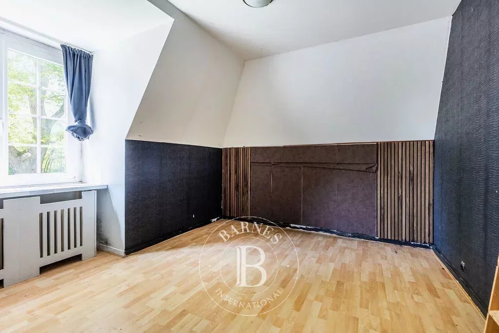 Belle villa Lipszyc avec potentiel dans domaine privé de 7ha