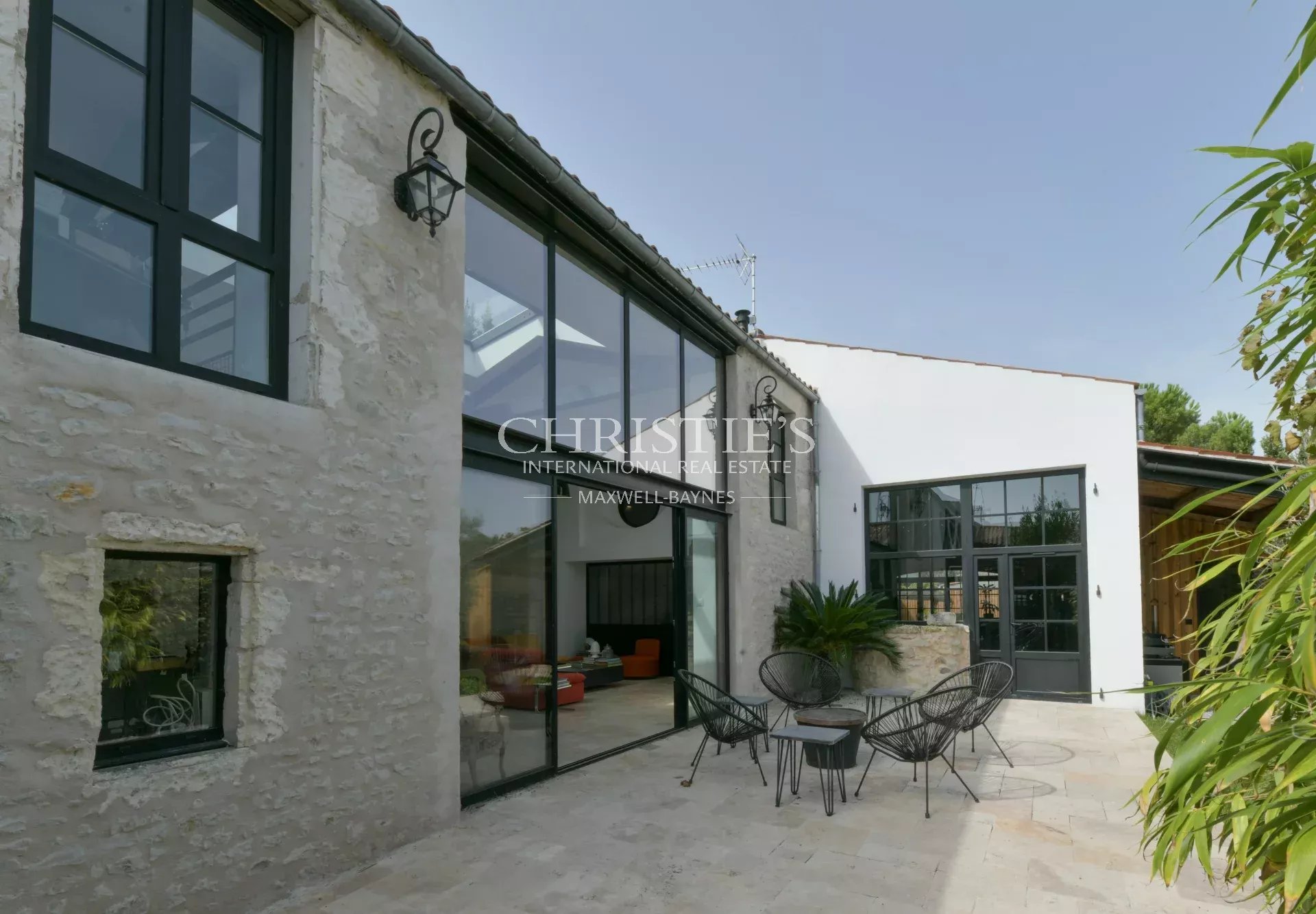 5 Bedroom Villa/Townhouse's Image 9