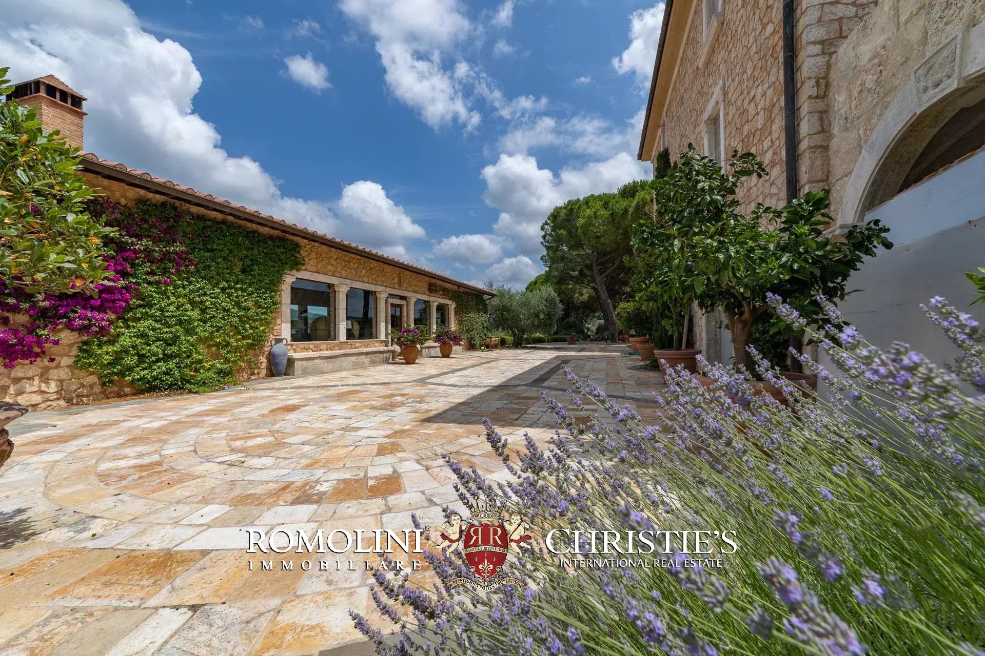 17 Bedroom Villa/Townhouse's Image 72
