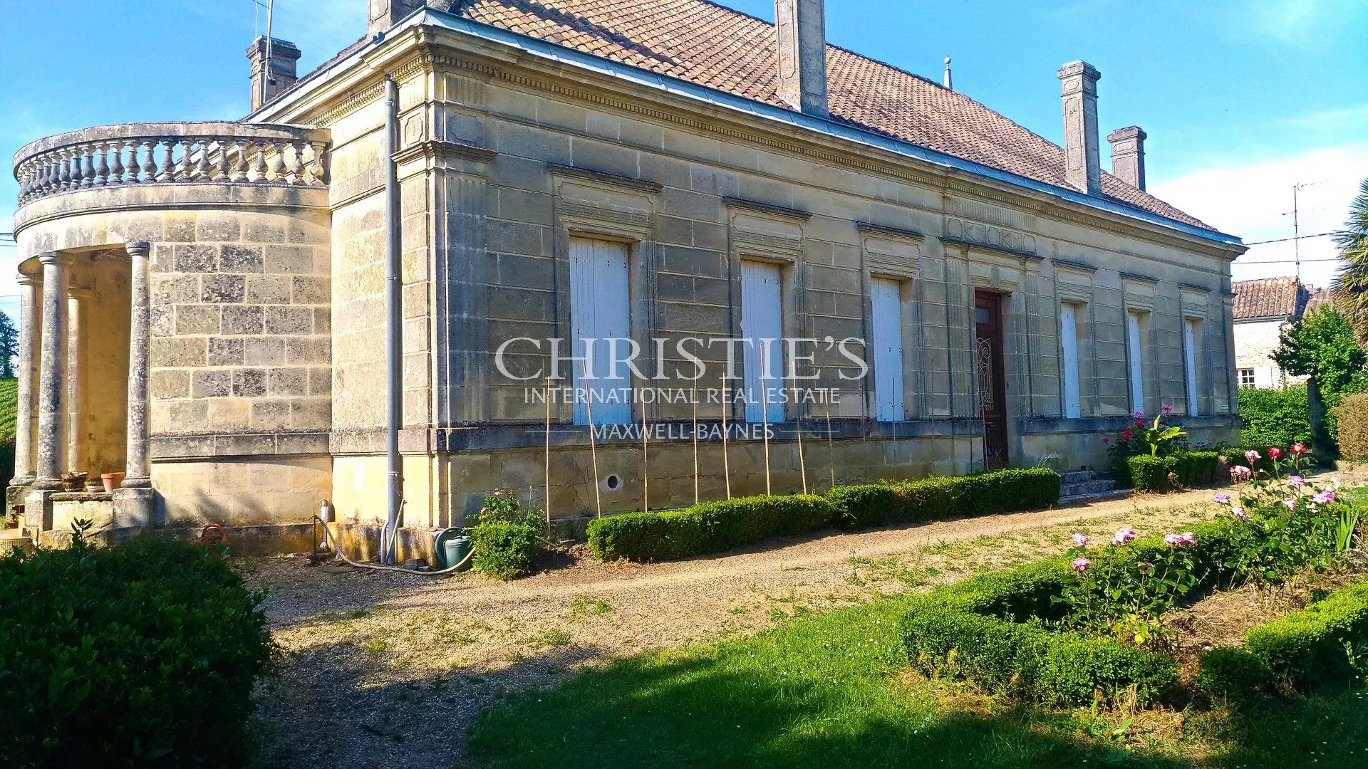 12 Bedroom Vineyard's Image 8