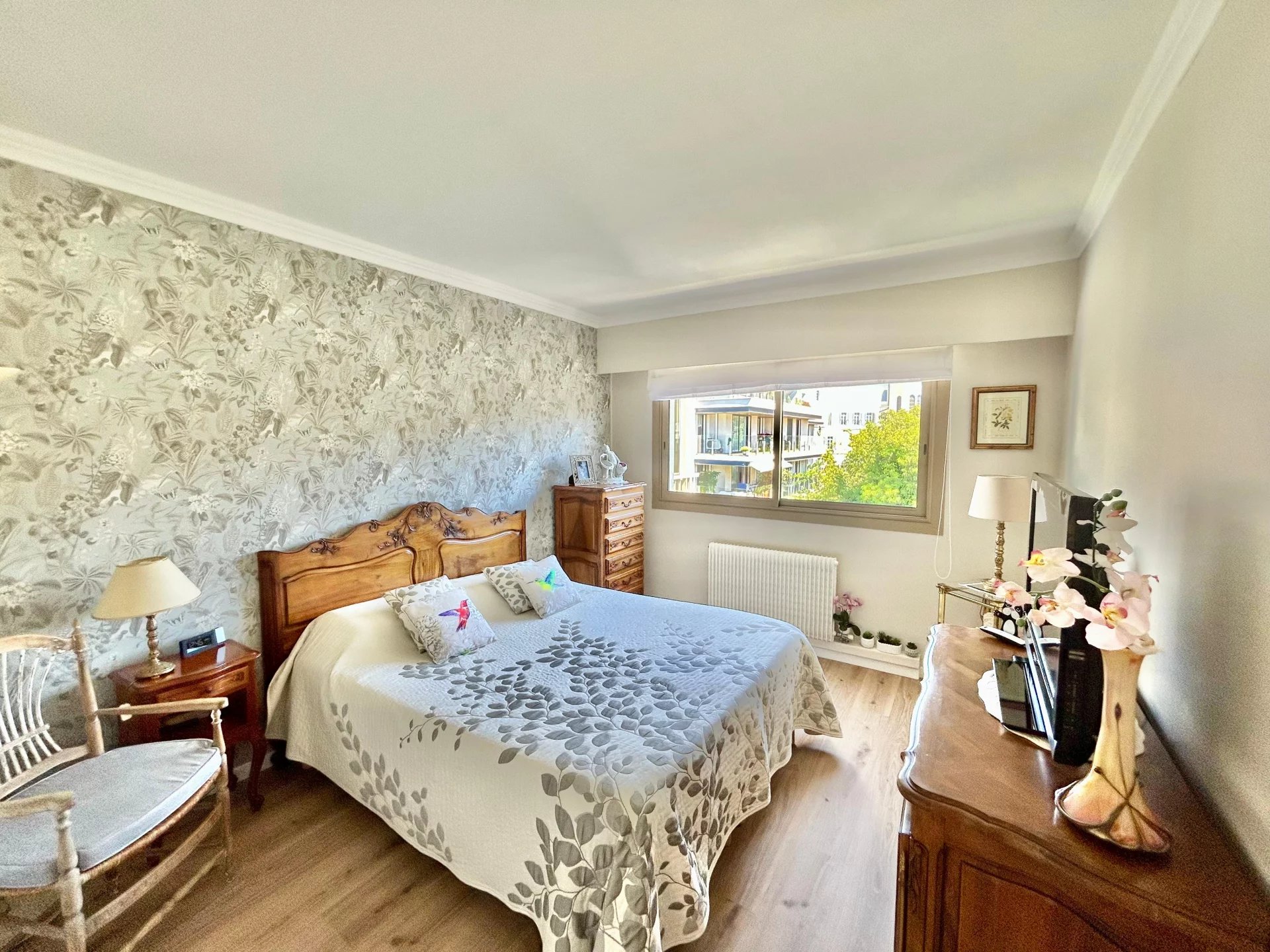 Montrose – Top floor with terrace, bright 4-room apartment with double garage