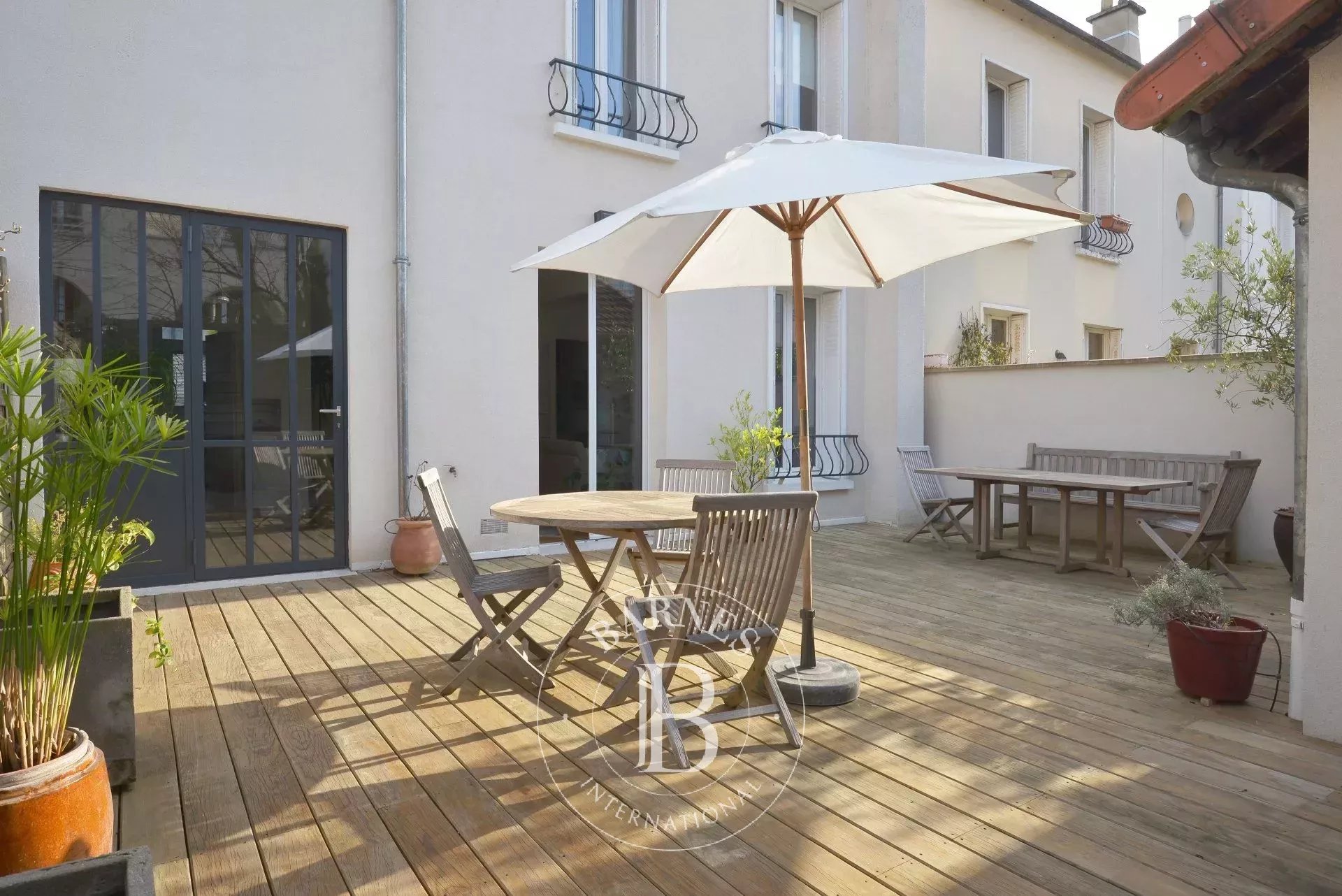 Ev Vanves - picture 8