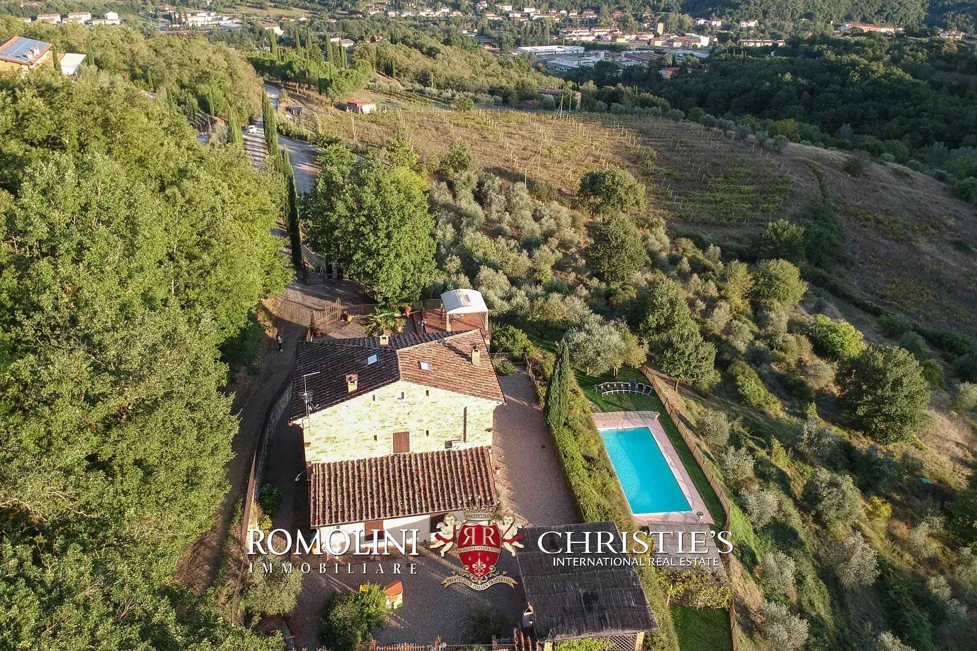 6 Bedroom Villa/Townhouse's Image 14