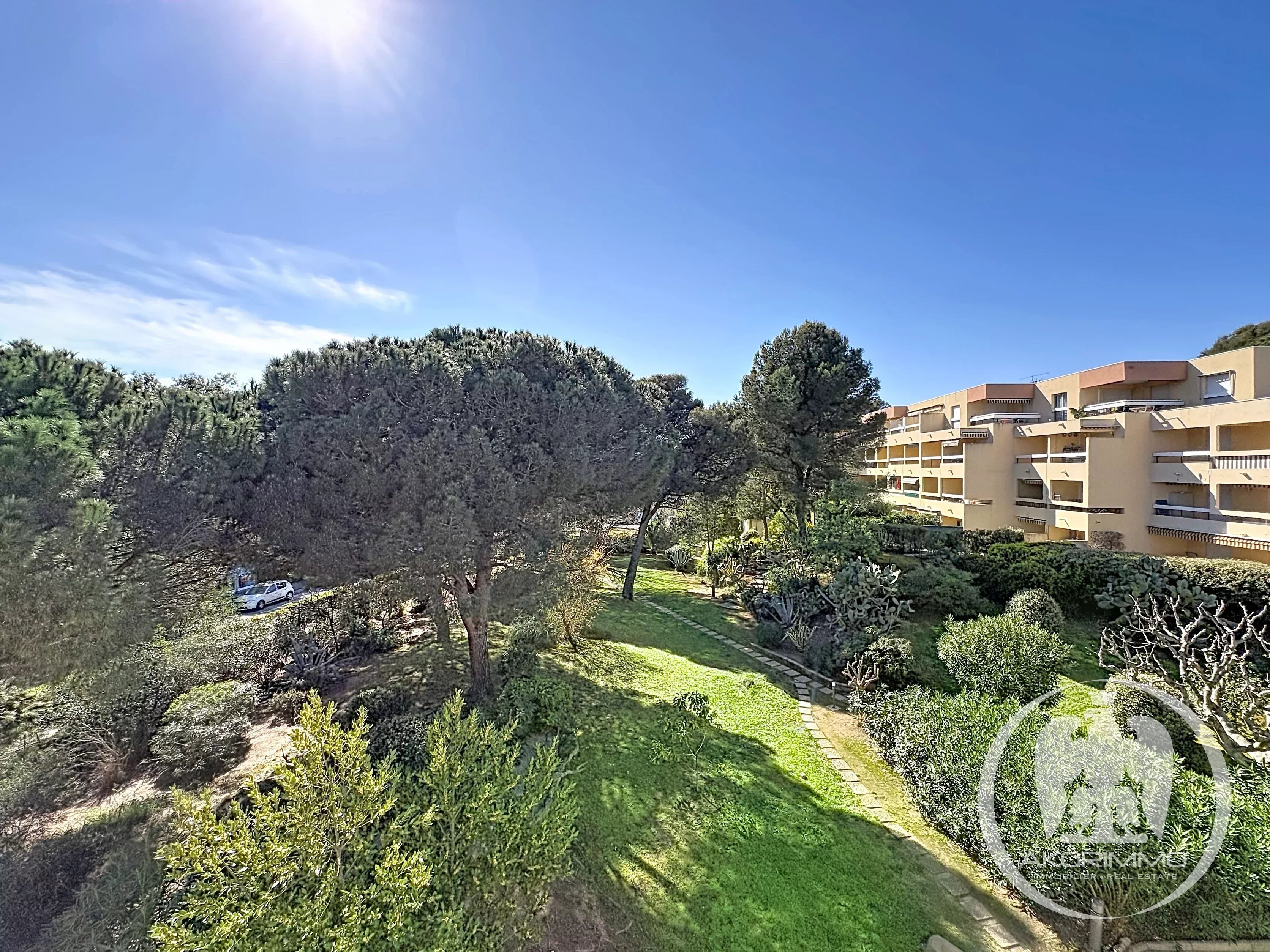 <span class='fw-semibold text-nowrap'>Appartement</span>  - <span class='text-nowrap'>2 kamers</span>  - <span class='text-nowrap'>41.9 m²</span> - <span class='text-nowrap'> <