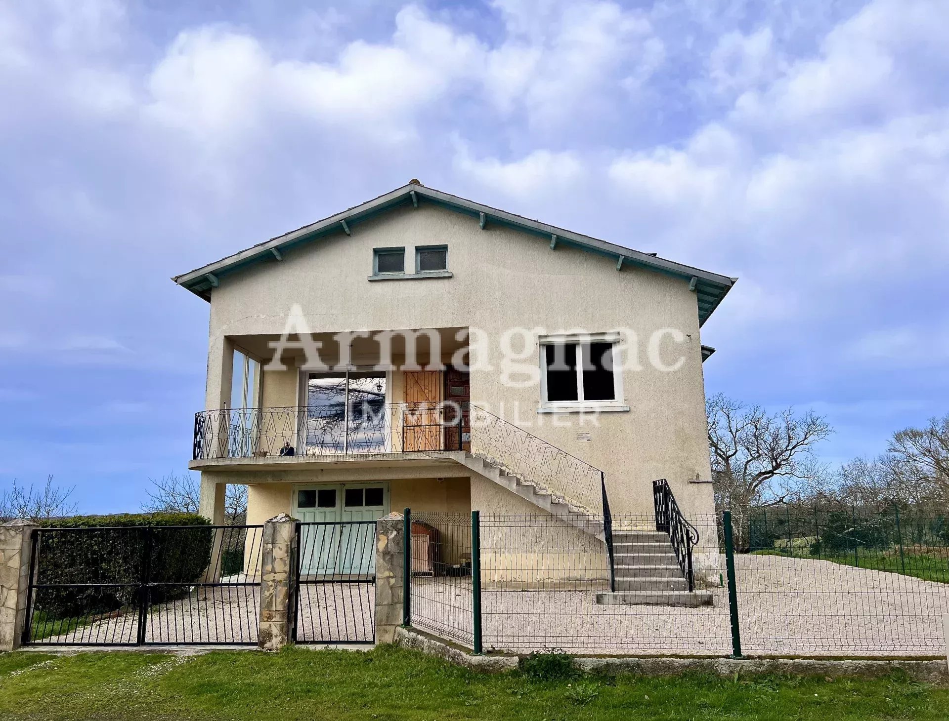 Maison de village avec jardin et garage