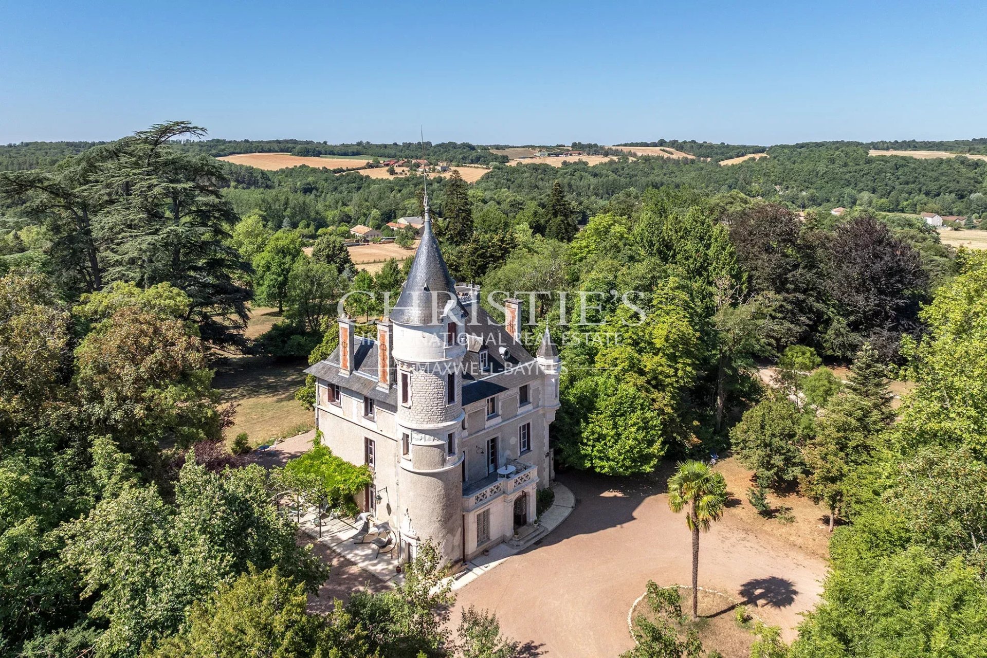 9 Bedroom Chateau's Image 74
