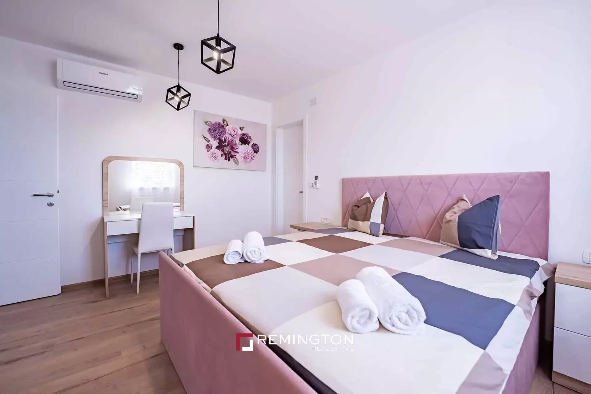 4 Bedroom Villa/Townhouse's Image 7