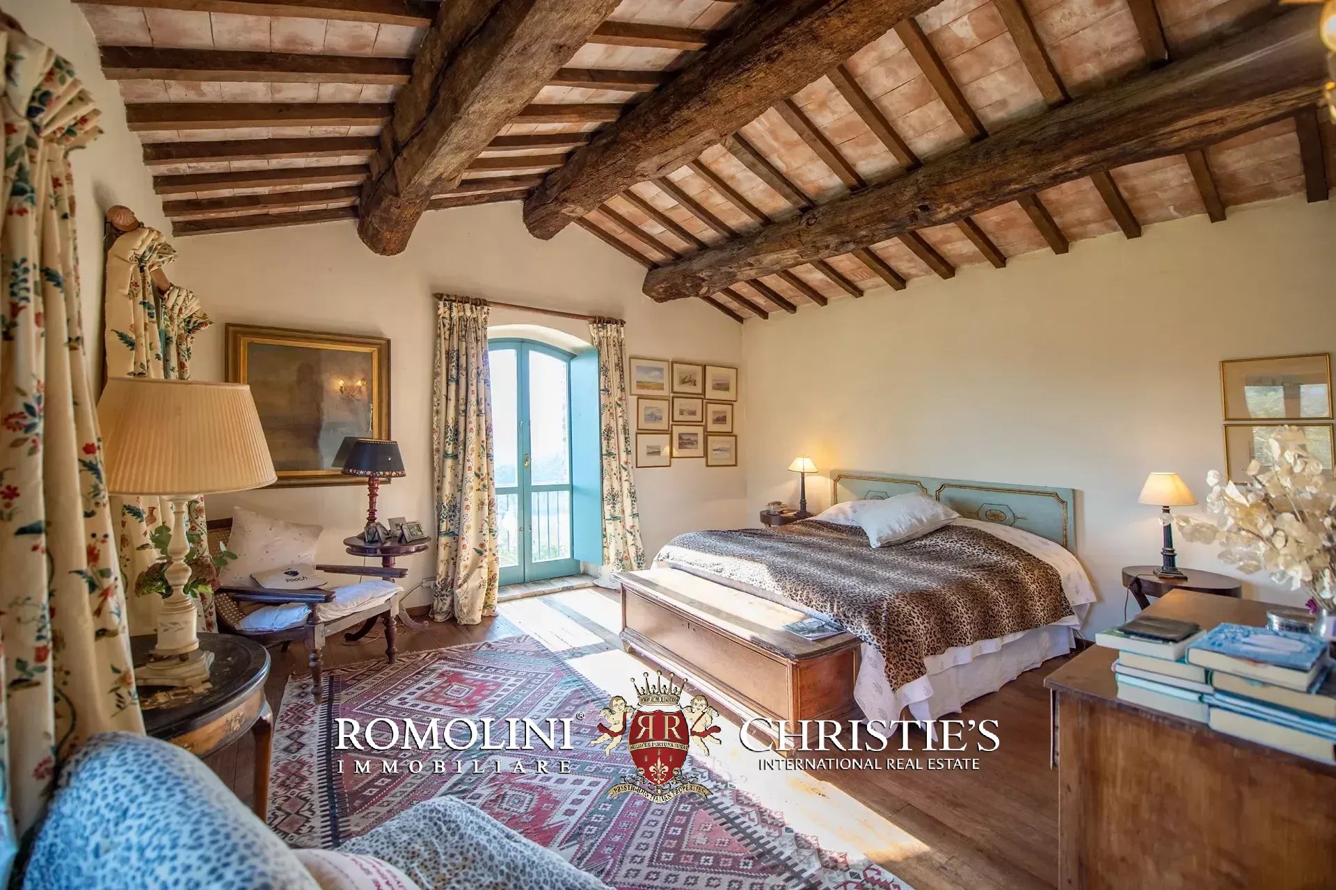  FINELY RESTORED RURAL COMPLEX FOR SALE IN UMBERTIDE UMBRIA