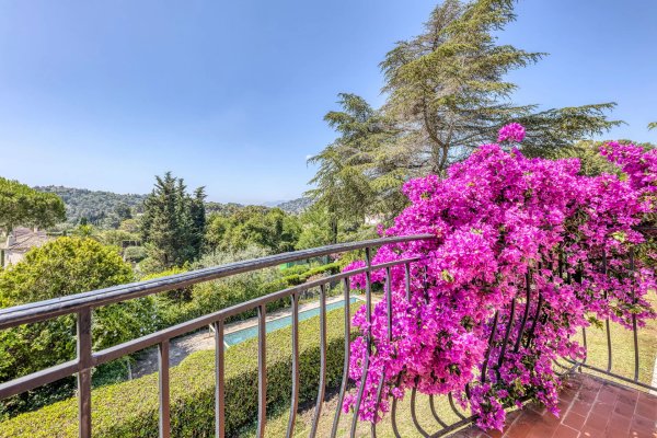 Villa to Renovate with Stunning Open Views Mougins — photo 6