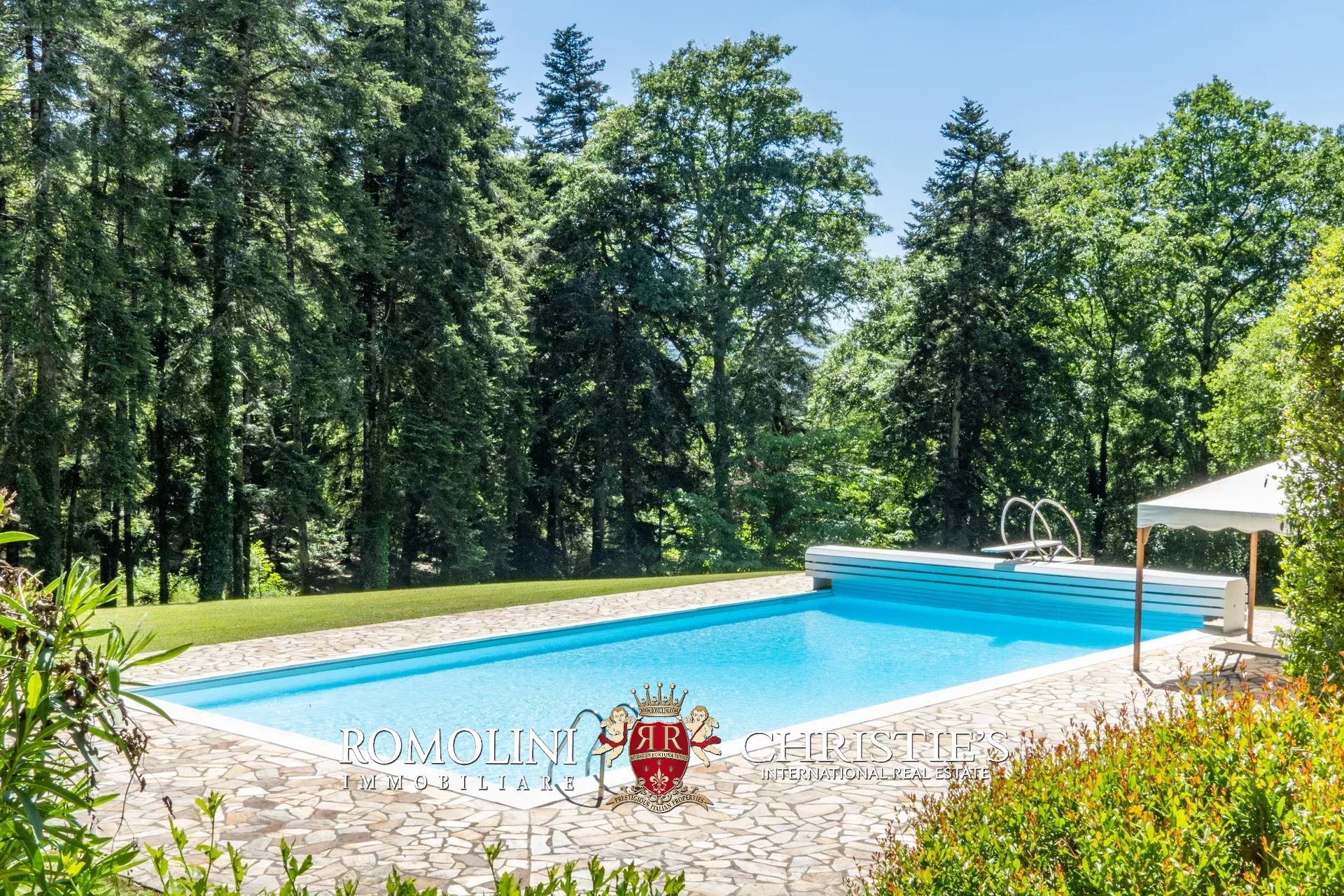 8 Bedroom Villa/Townhouse's Image 26