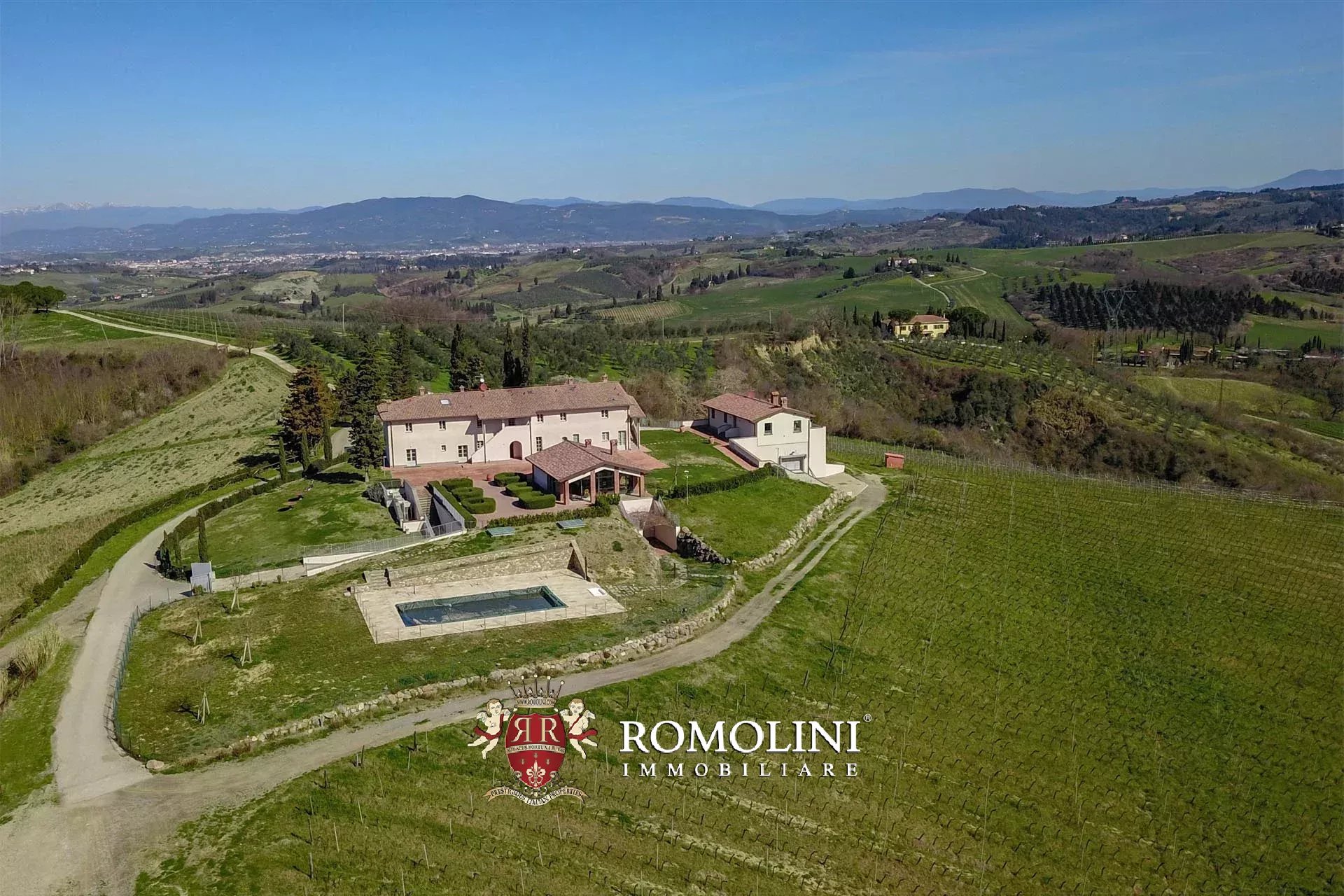 11 Bedroom Vineyard's Image 6