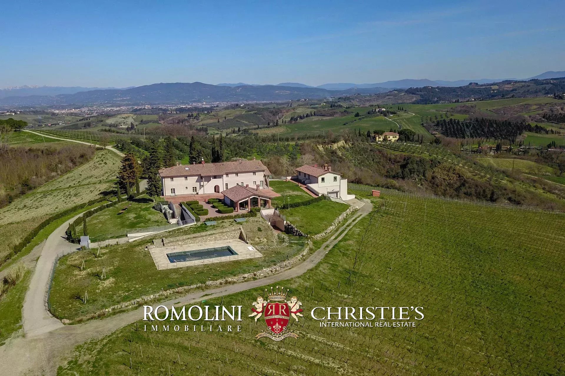 11 Bedroom Vineyard's Image 6