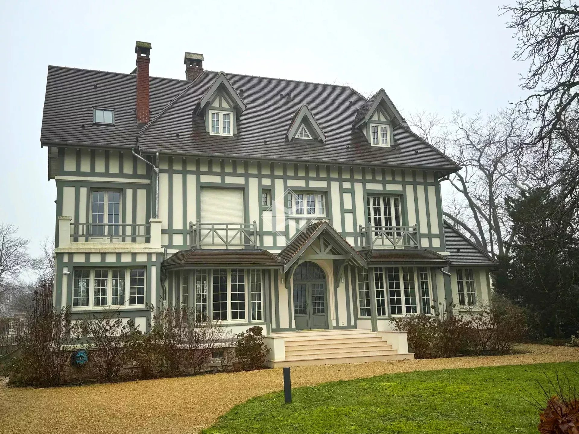 78110 LE VÉSINET VILLA