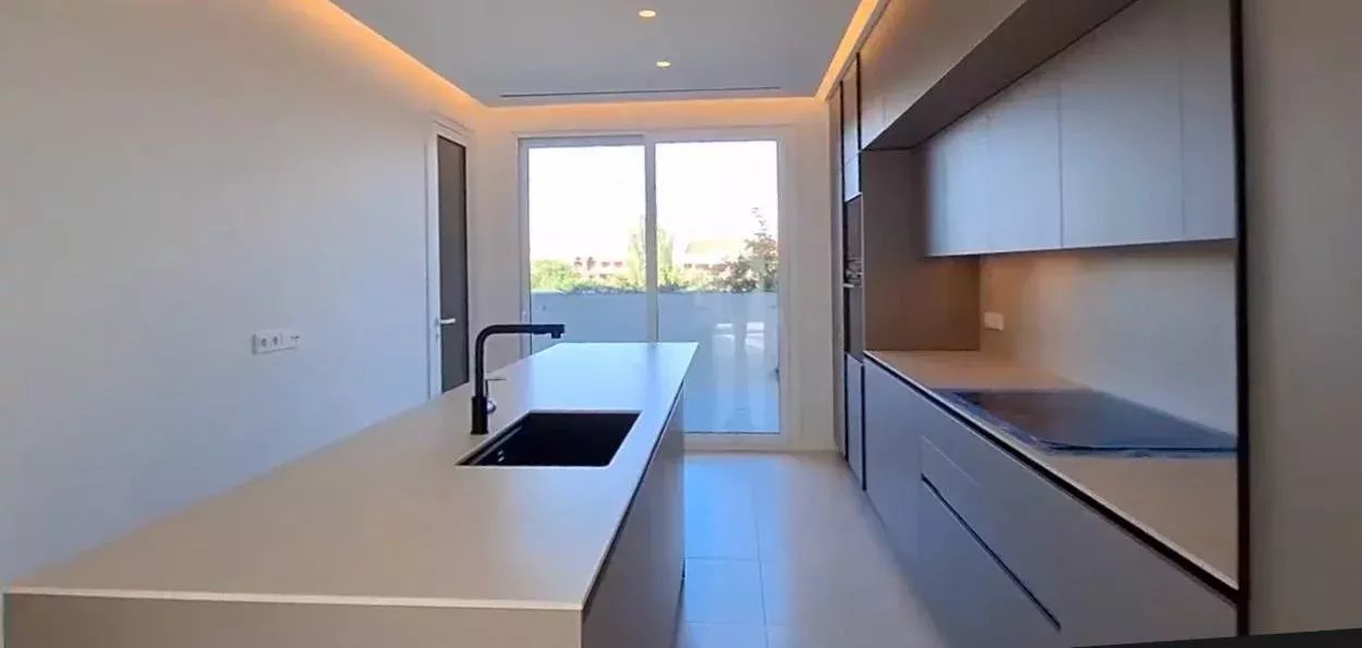 Daire Pozuelo de Alarcón - picture 12