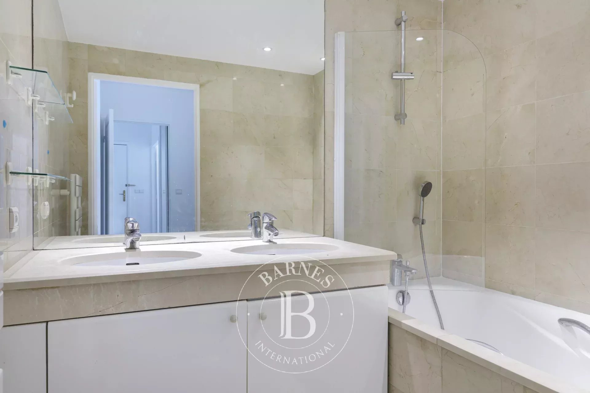 Daire Levallois-Perret - picture 11