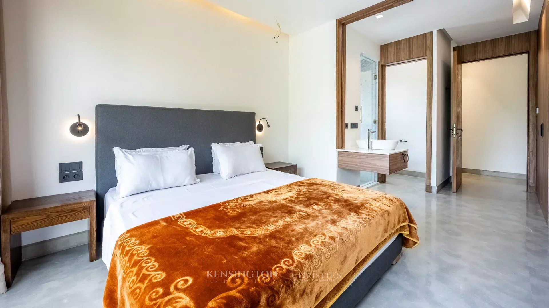 5 Bedroom Villa/Townhouse's Image 15