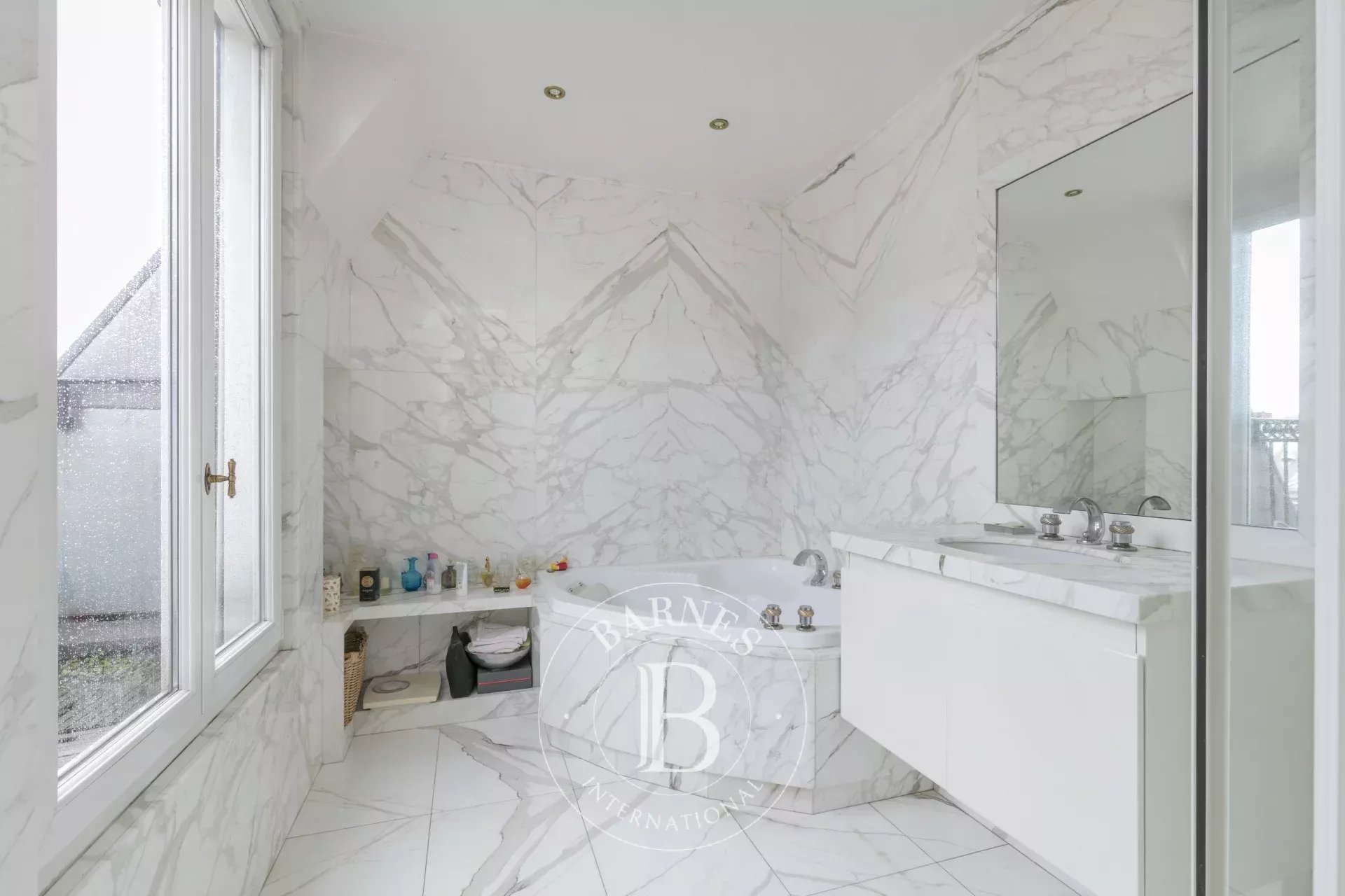 Daire Paris 8ème - picture 10