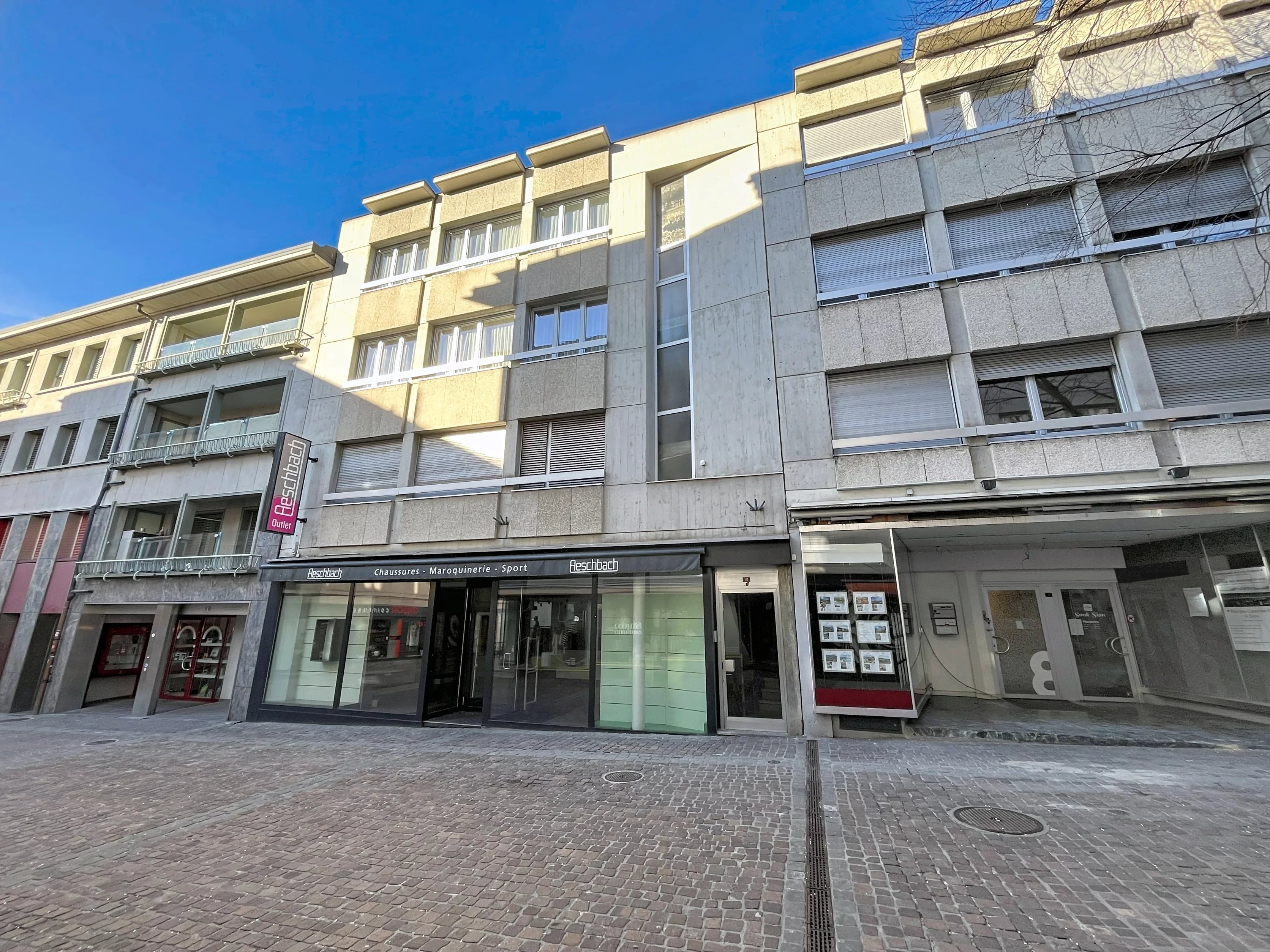 Local commercial au centre de Sion - Grandes surfaces modulables - Photo 2
