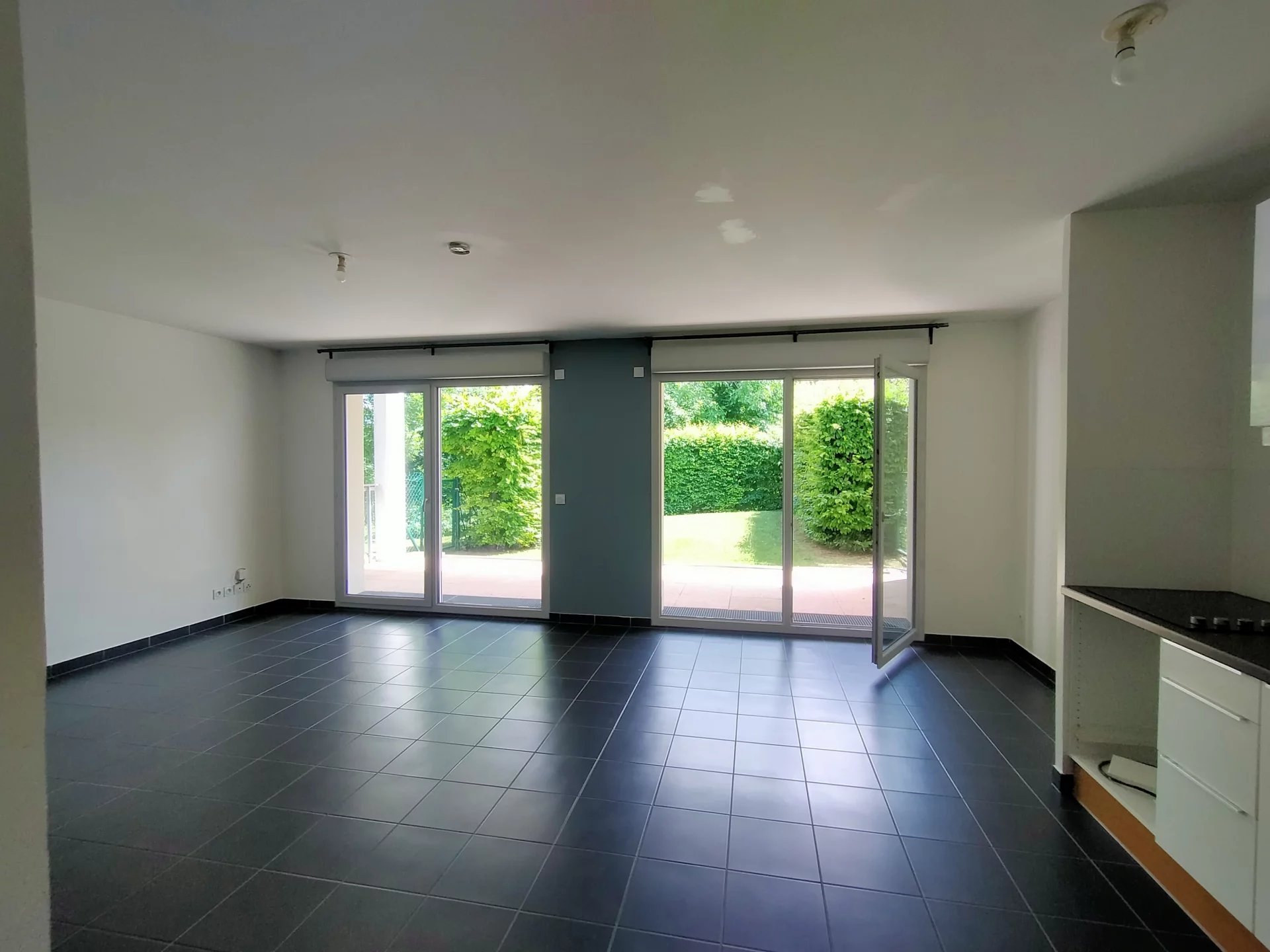 482322 Location Albigny-sur-Saône