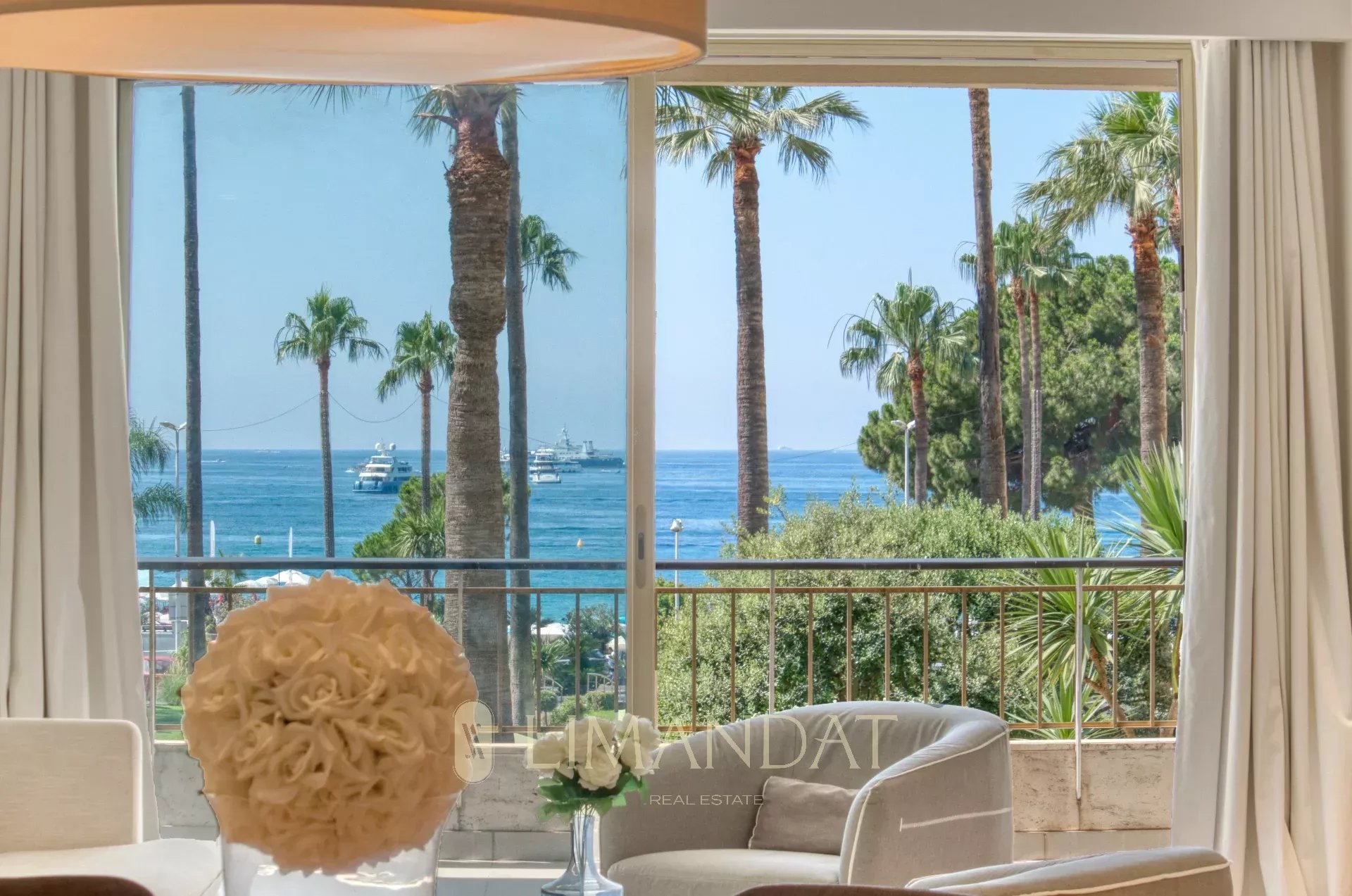 CANNES CROISETTE – APPARTEMENT AVEC VUE MER ET JARDIN