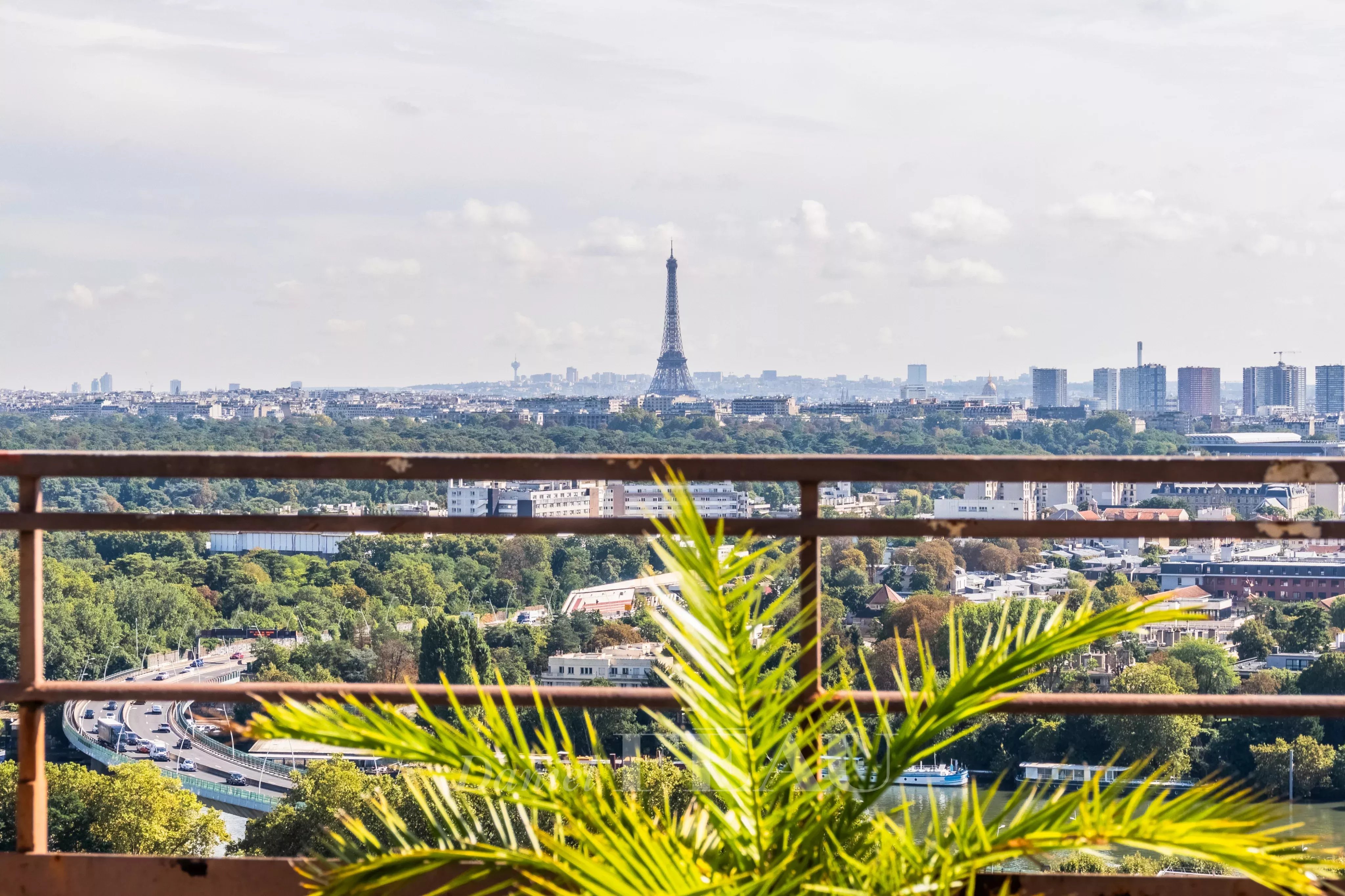 Saint-Cloud  -  A 4-bed apartment with a terrace