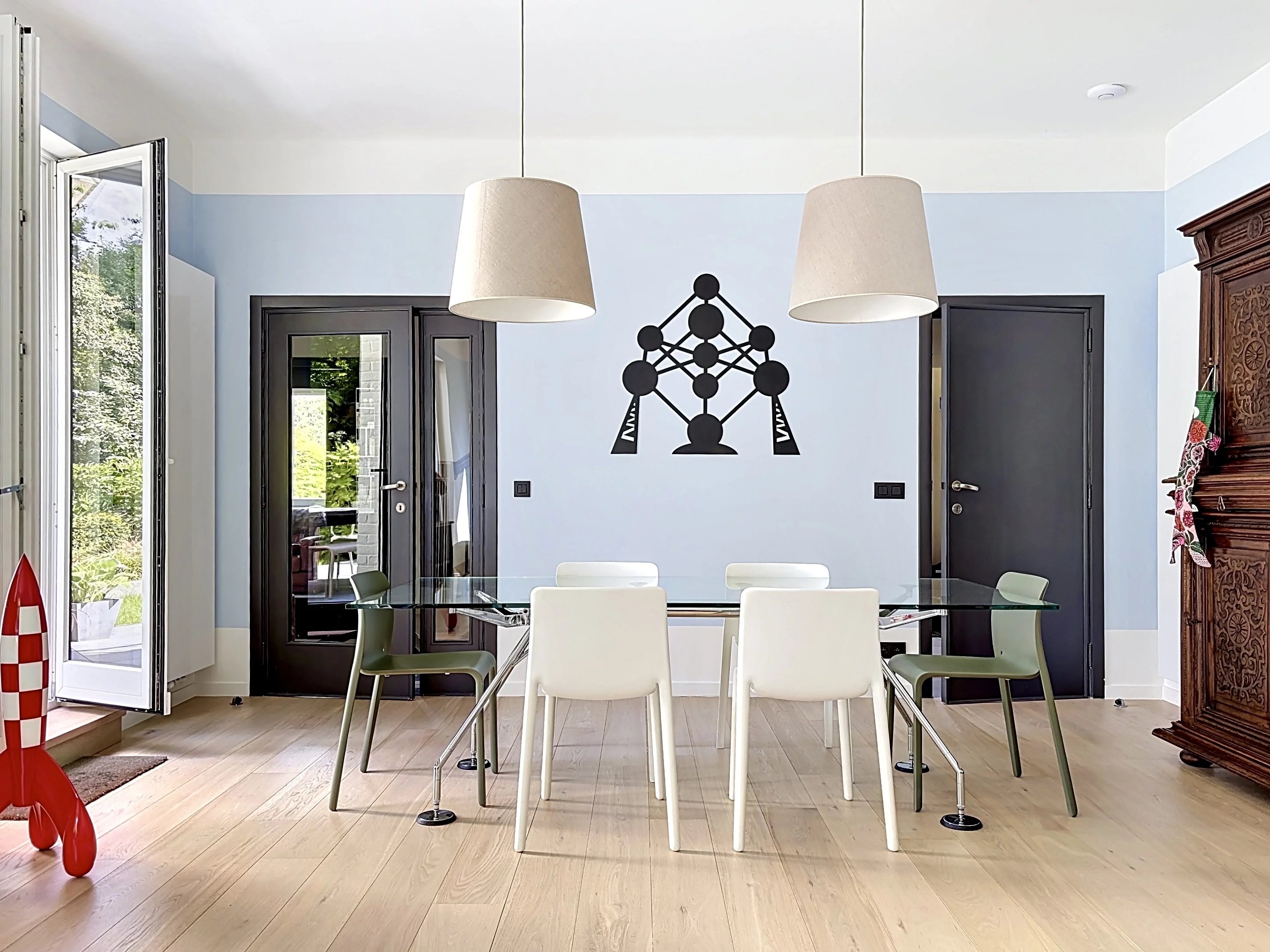 Observatory Neighborhood, a 3-facade house fully renovated on a 350m2 south-facing plot.