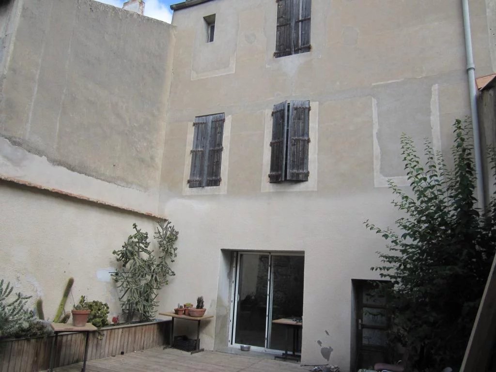 Maison de village avec garage et jardin-Sallèles d'Aude