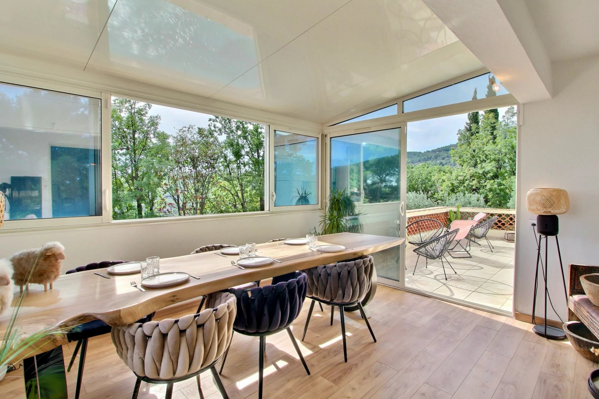 Renovated villa with studio, close to the village - Seillans