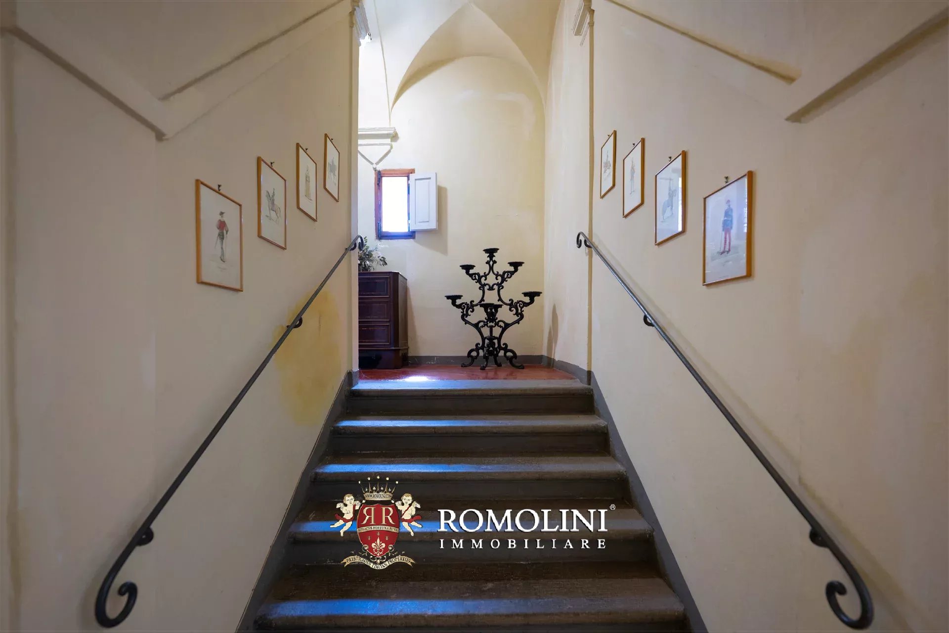 5 Bedroom Villa/Townhouse's Image 40