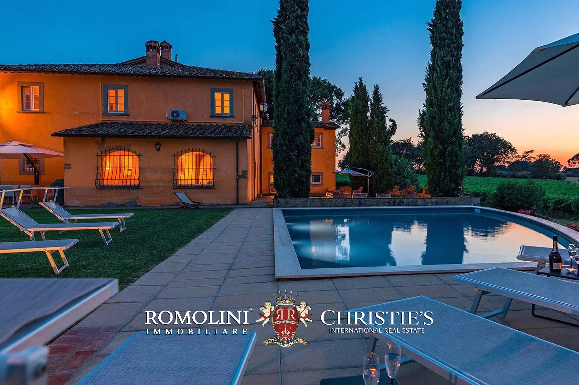 6 Bedroom Villa/Townhouse's Image 15