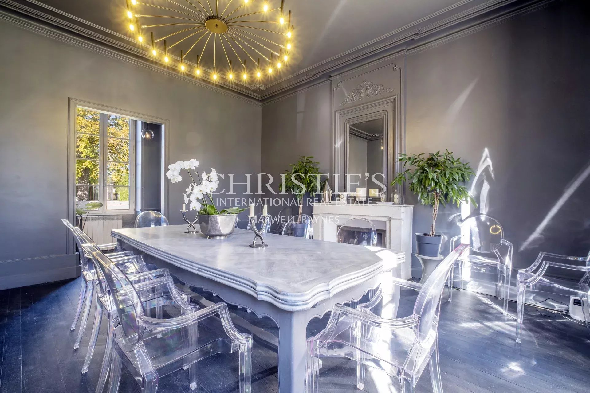 6 Bedroom Chateau's Image 7