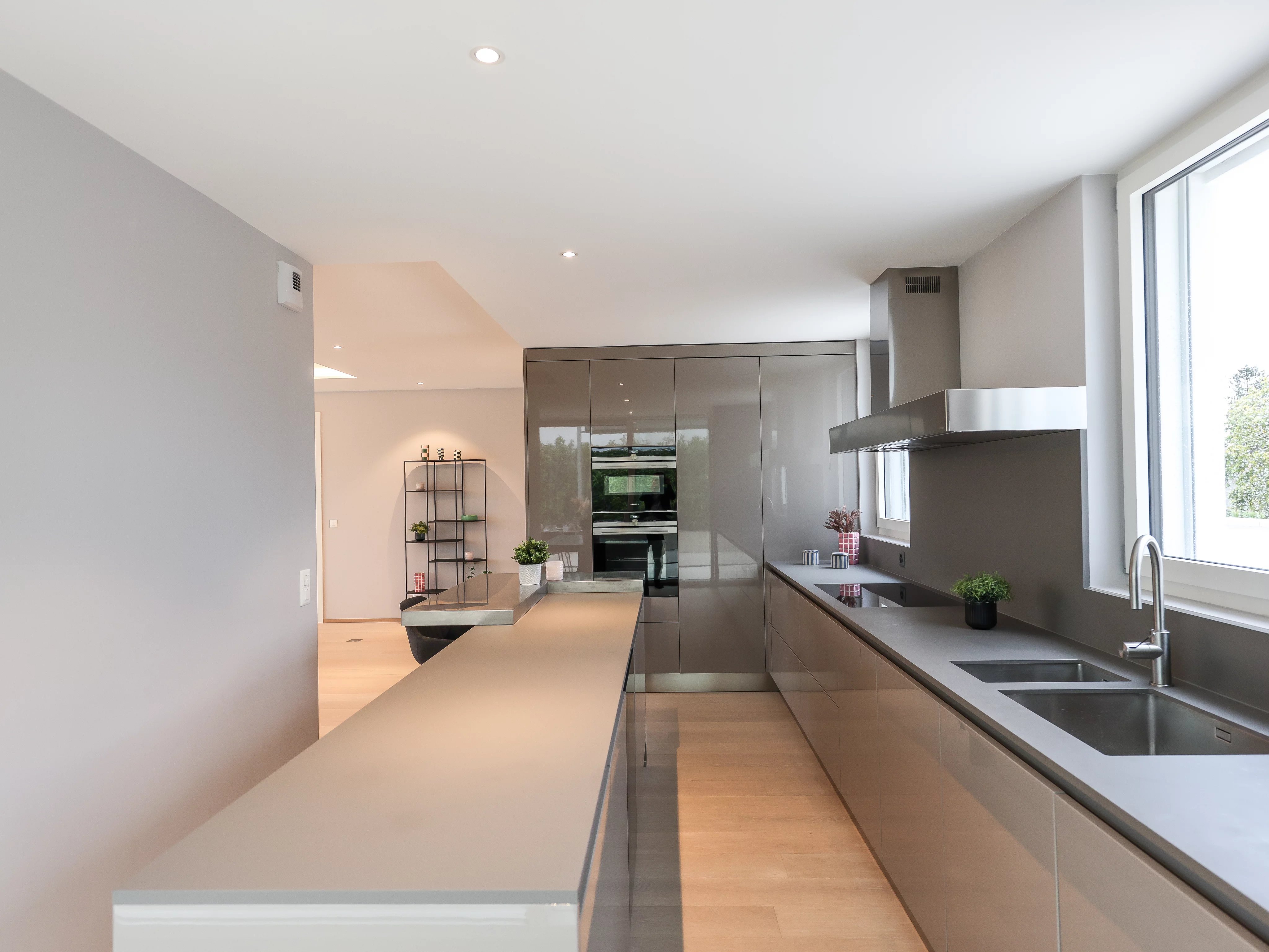 Magnificent brand new 6-room attic with lake view — photo 5