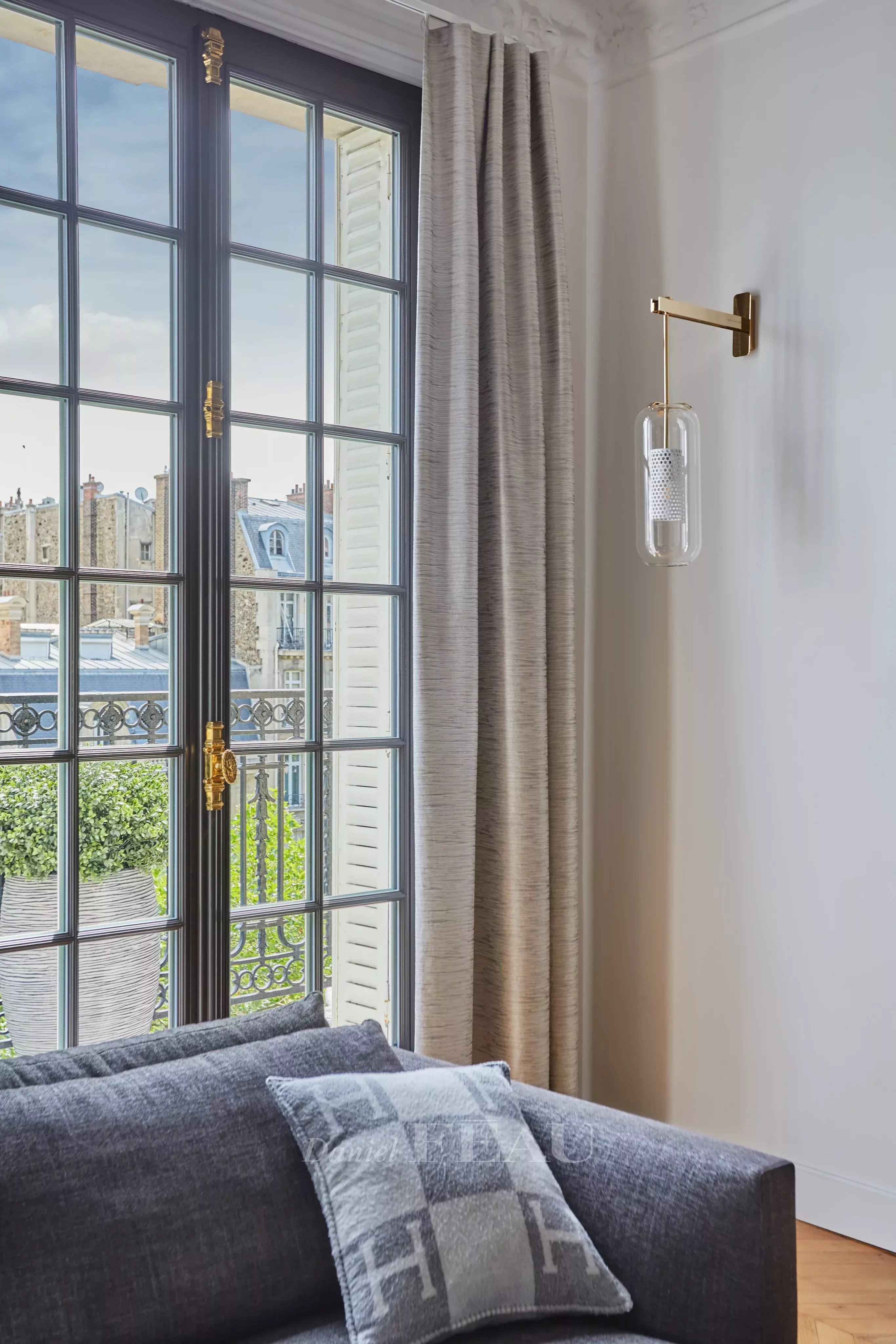 Sale Apartment Paris 16th