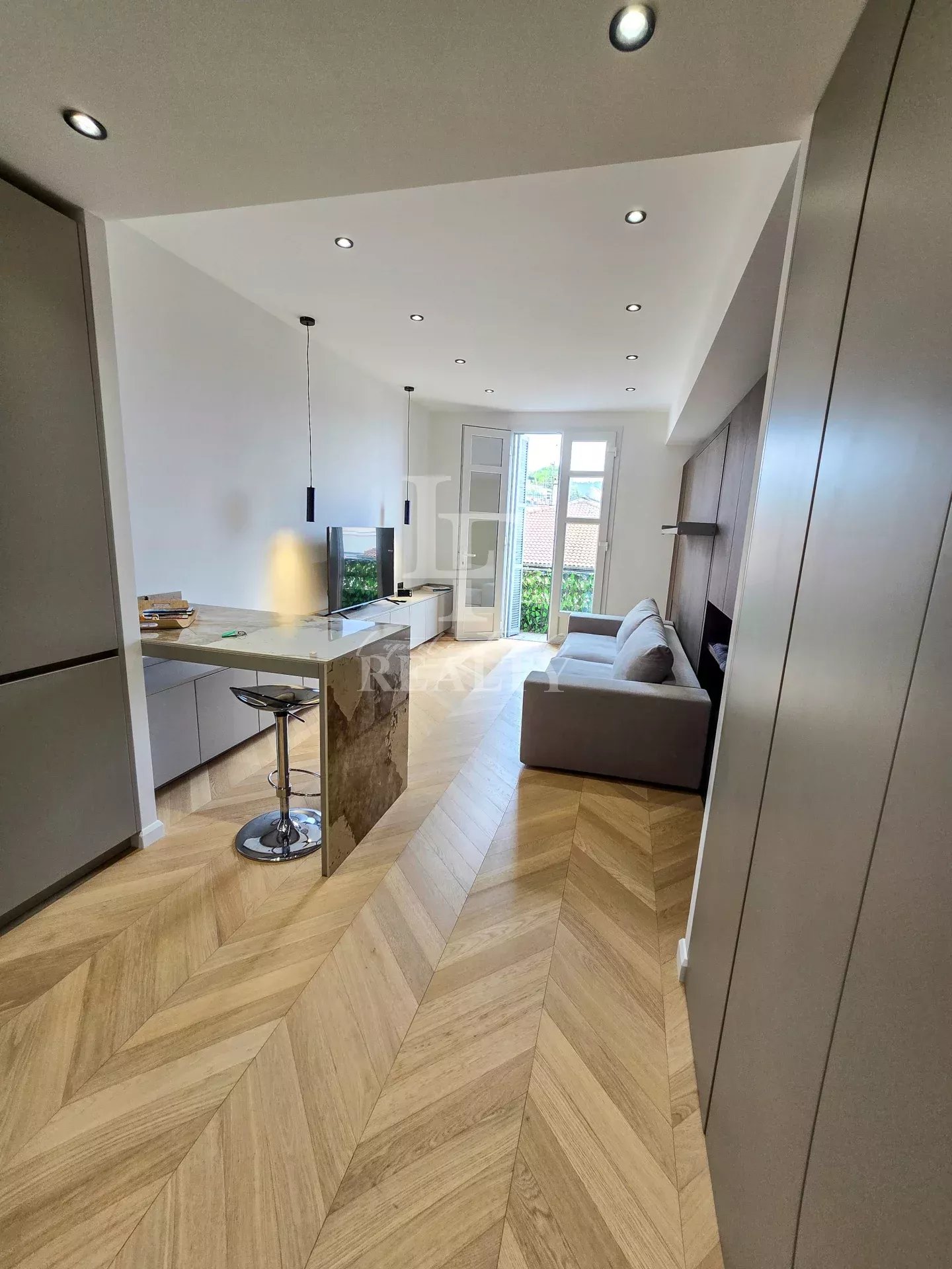 Agence immobilière de 