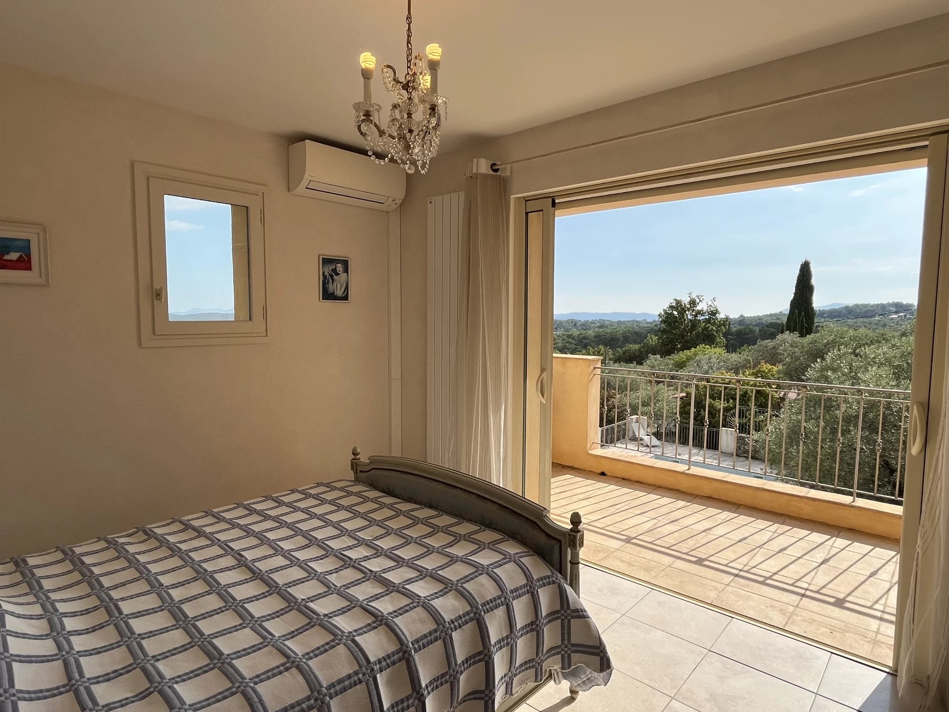 Villa with nice view and independent studio - Seillans