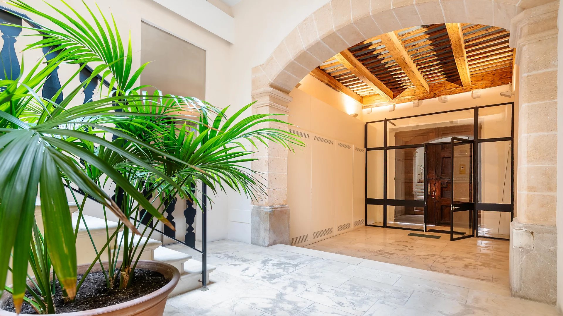 Duplex Apartment with Character next to the Catedral.