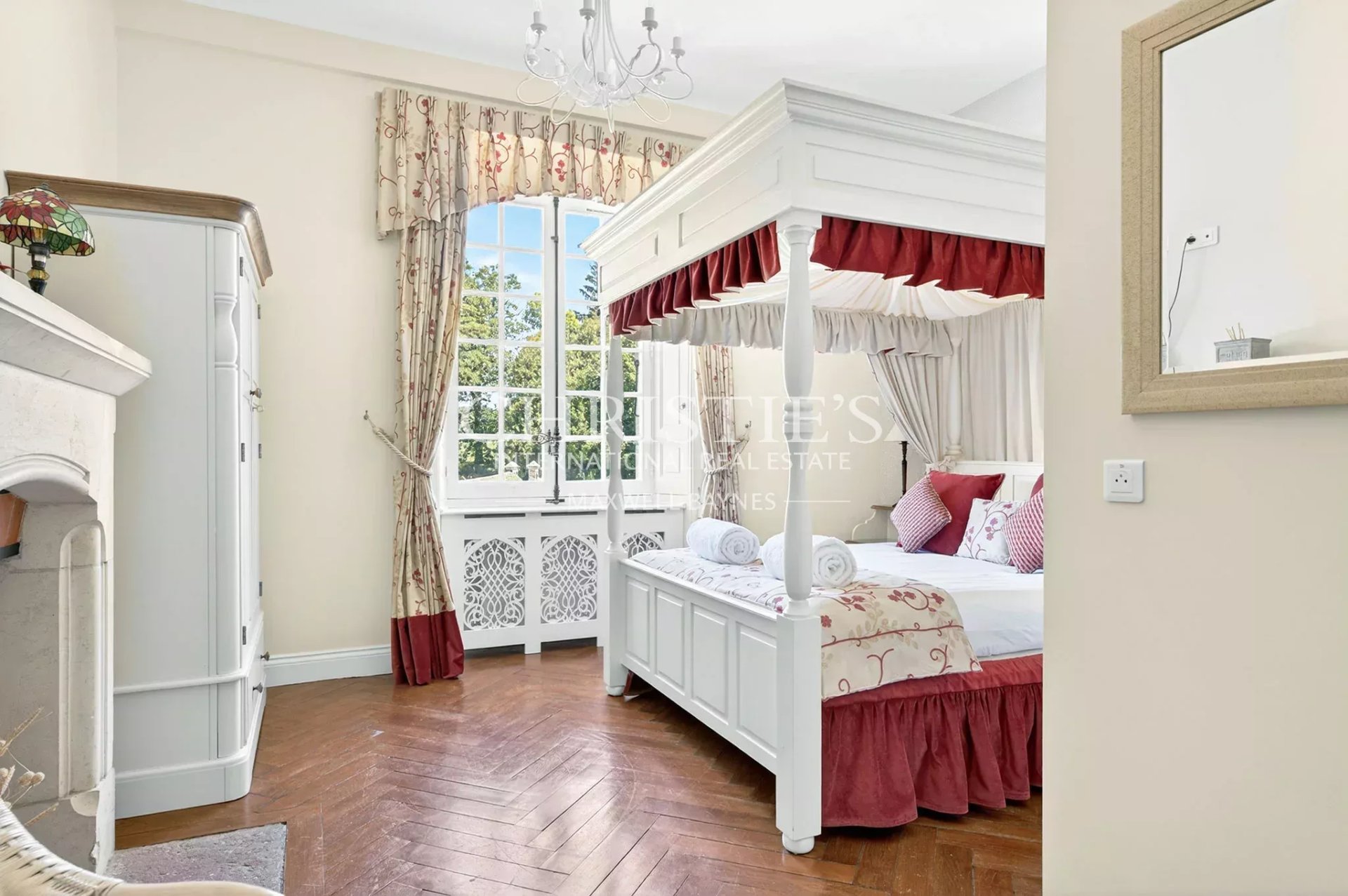 38 Bedroom Chateau's Image 66