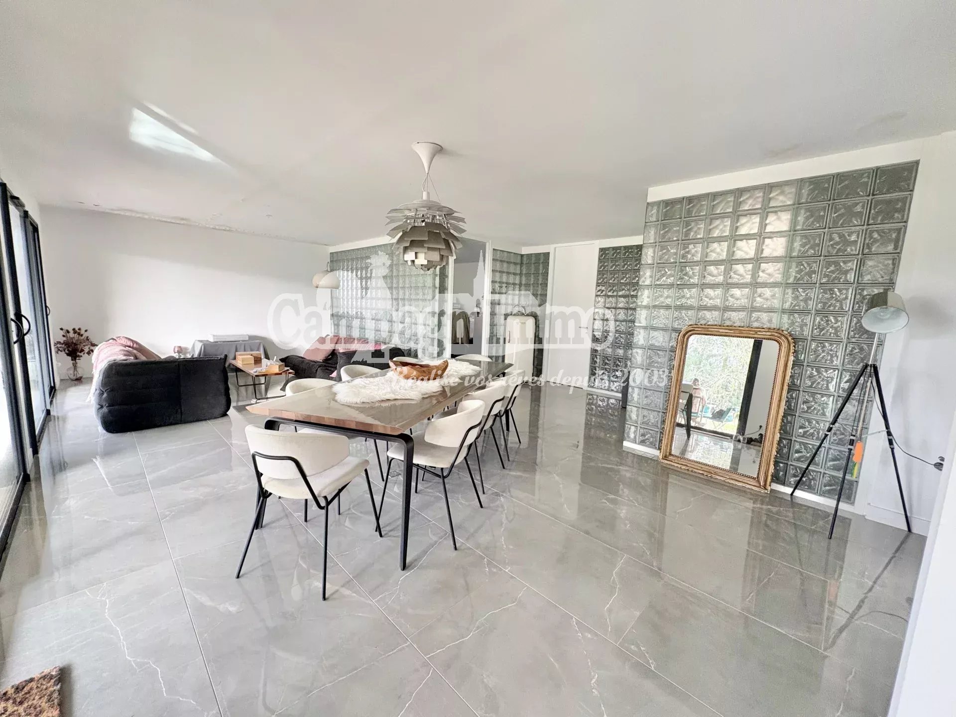 Agence immobilière de 