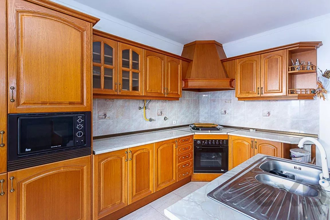 Three-bedroom house with potential for rental income – Gambelas, Montenegro 86834316 image 15