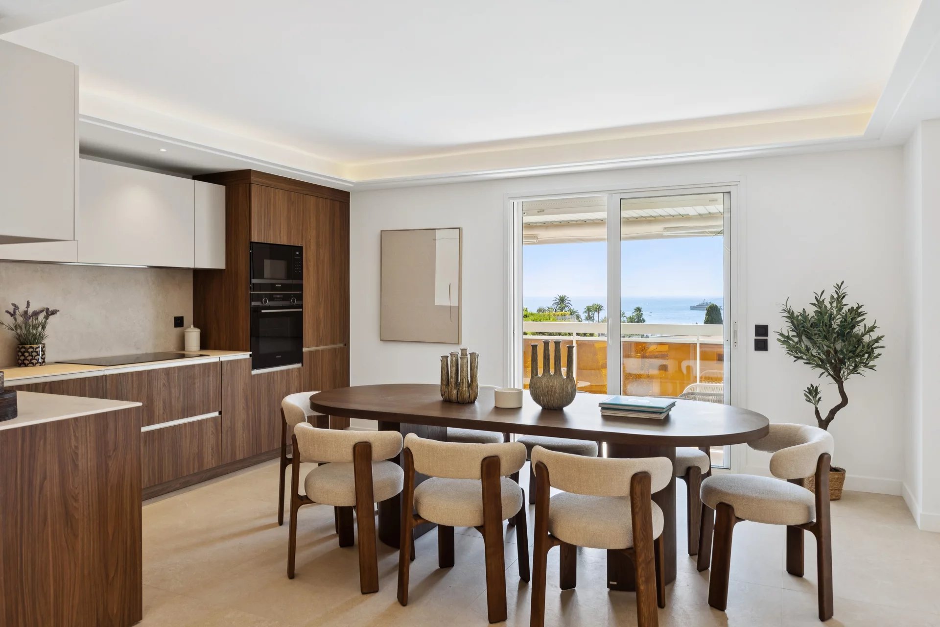 Magnificent 4-bedroom contemporary top floor apartment
