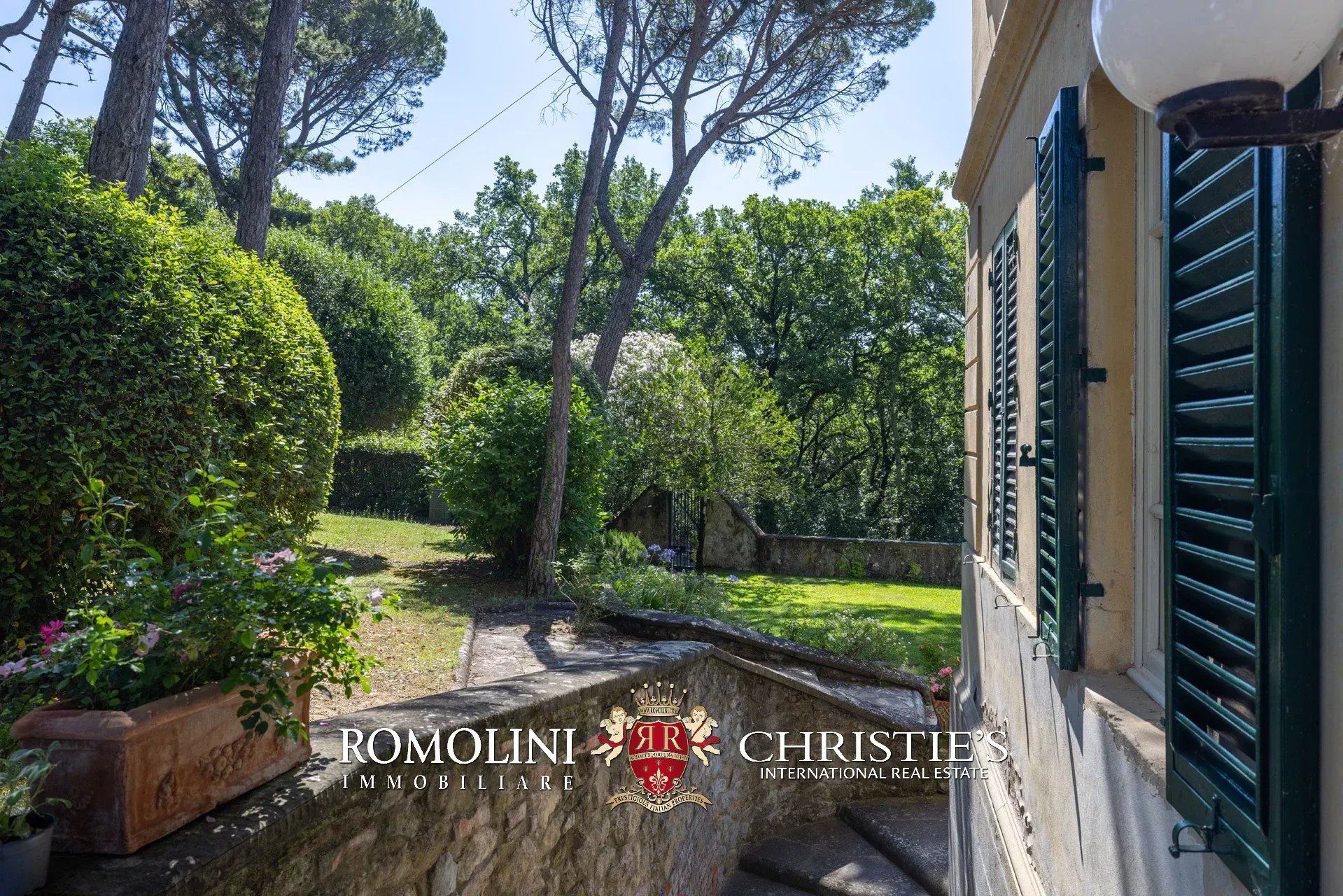 11 Bedroom Villa/Townhouse's Image 20