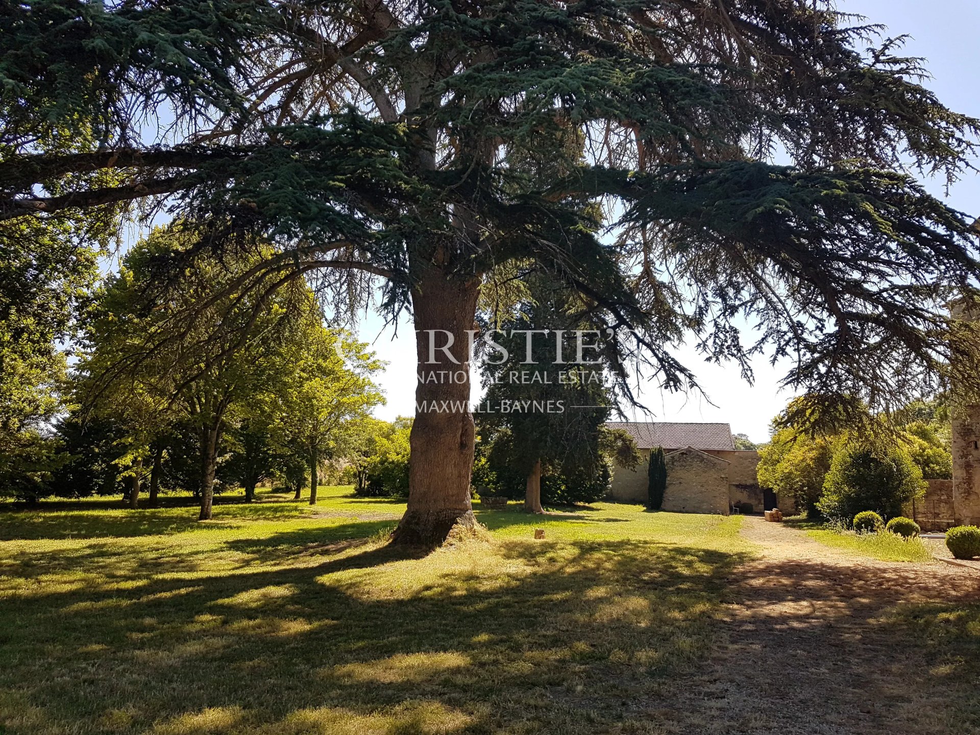 3 Bedroom Chateau's Image 17