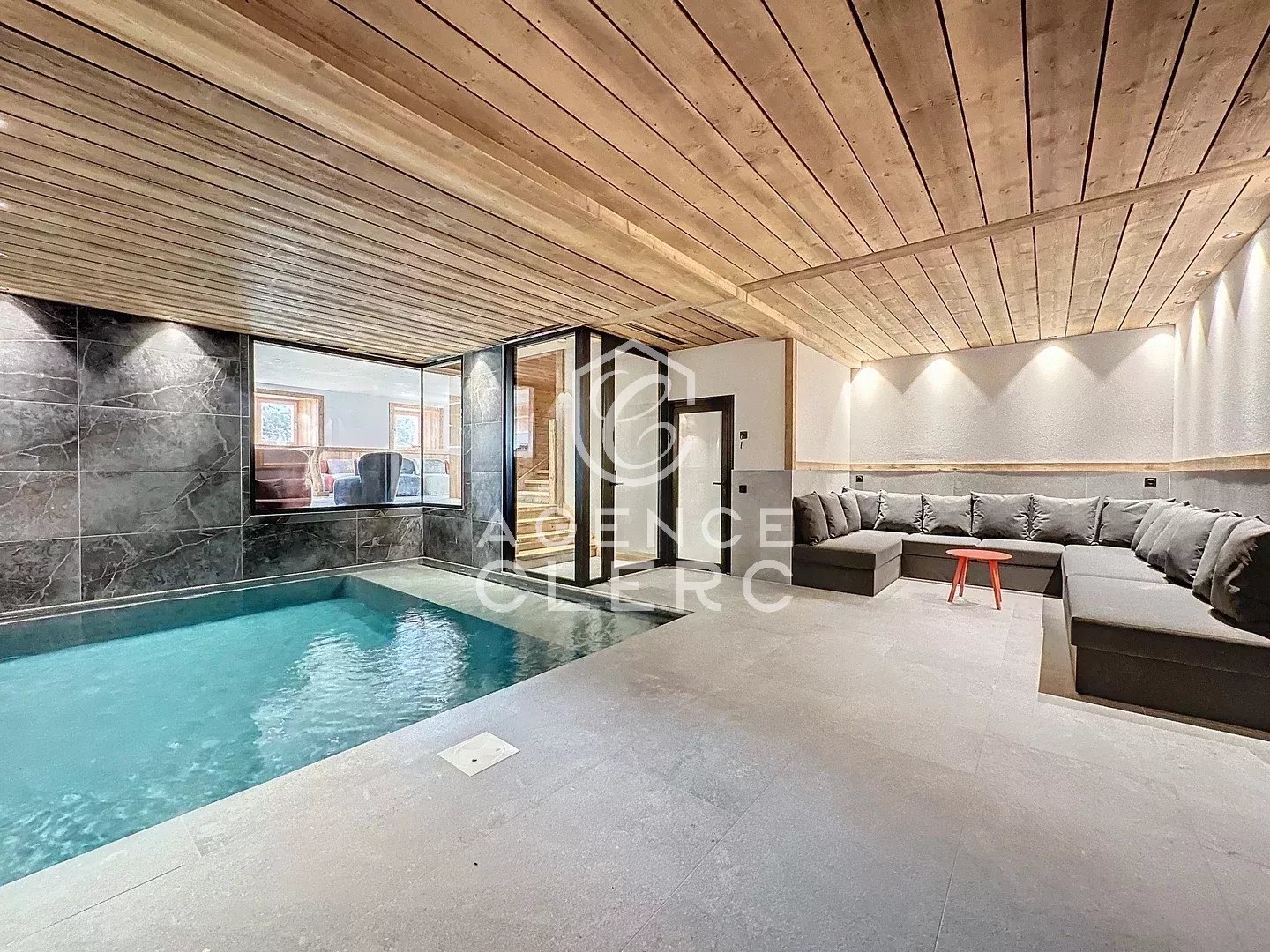 6 Bedroom Villa/Townhouse's Image 20